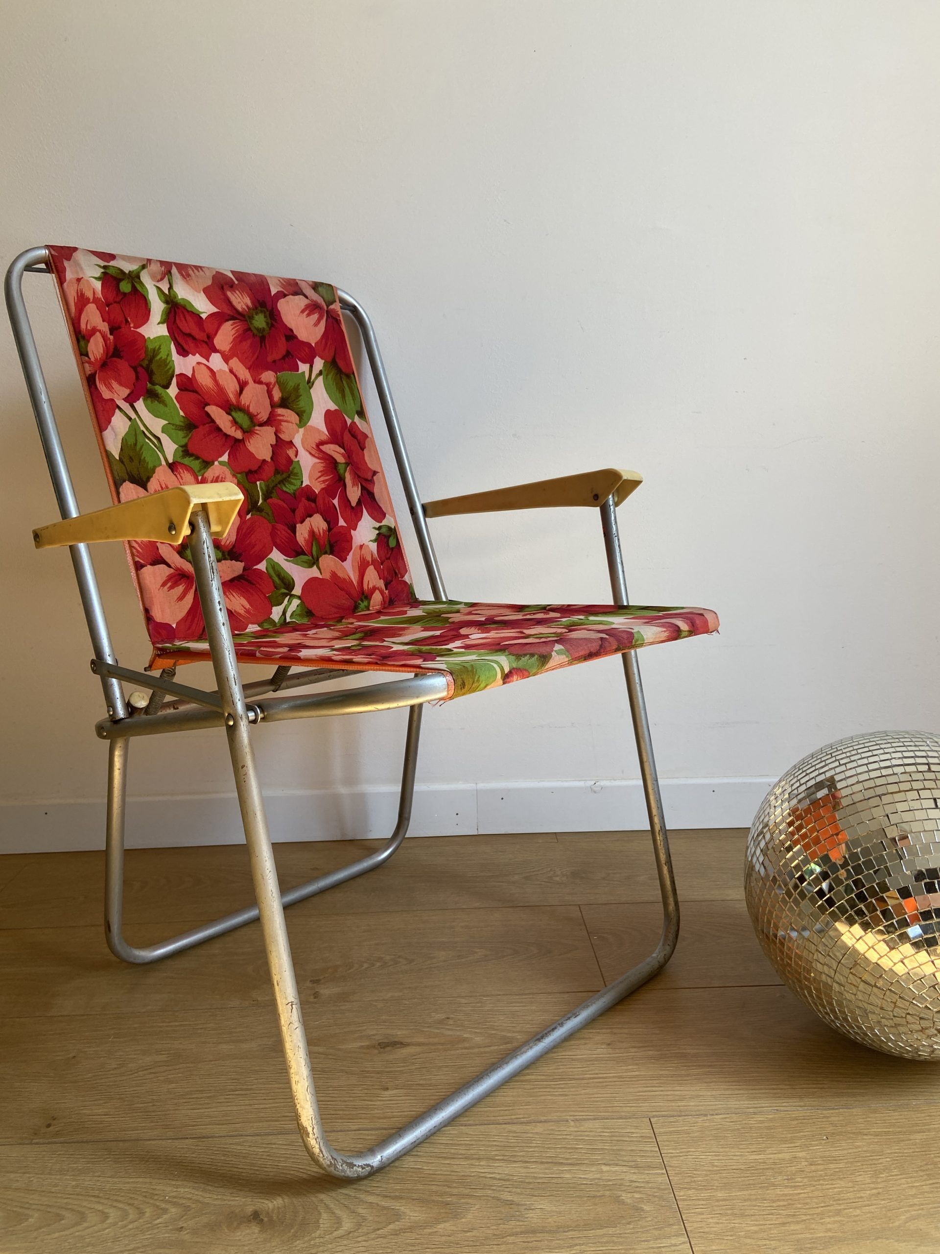 Vintage folding camping armchair with red flower pattern from sieger made in germany