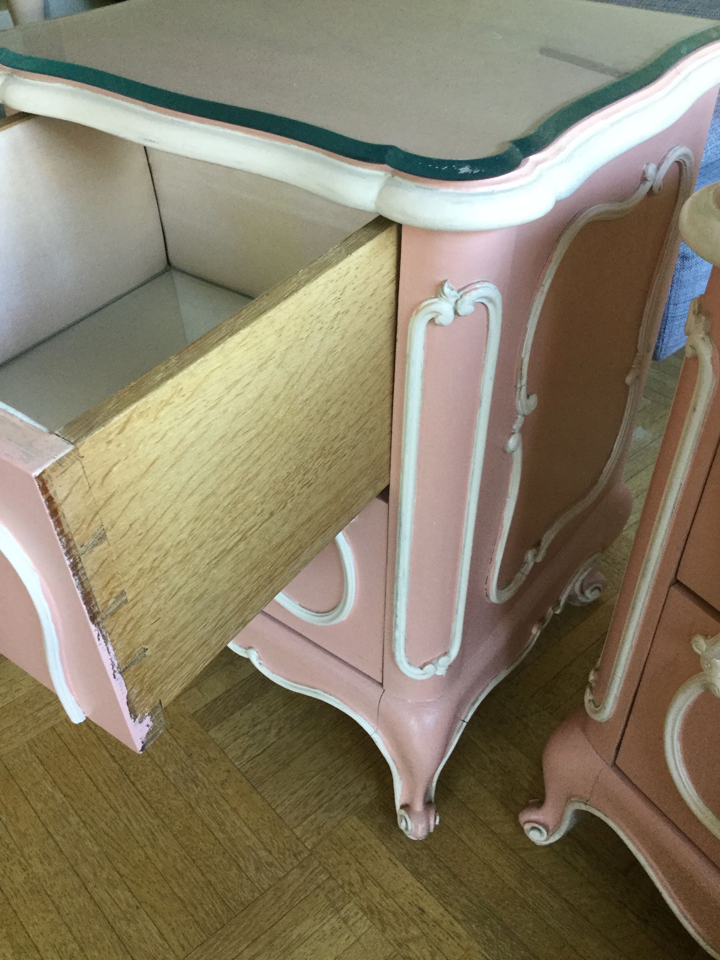 Set de deux chevets des années 60 rose poudré