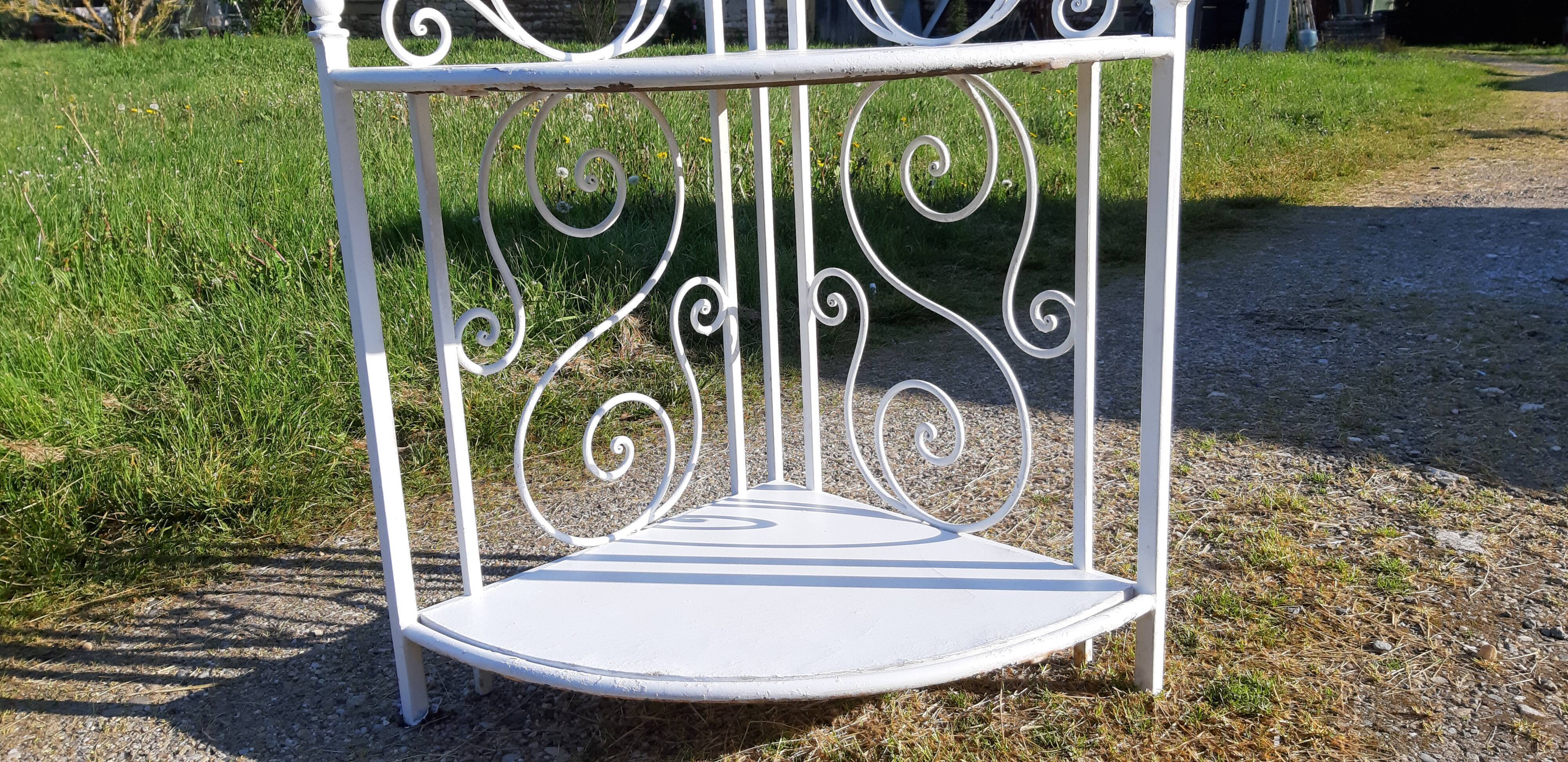 Wrought iron garden corner corner 1900