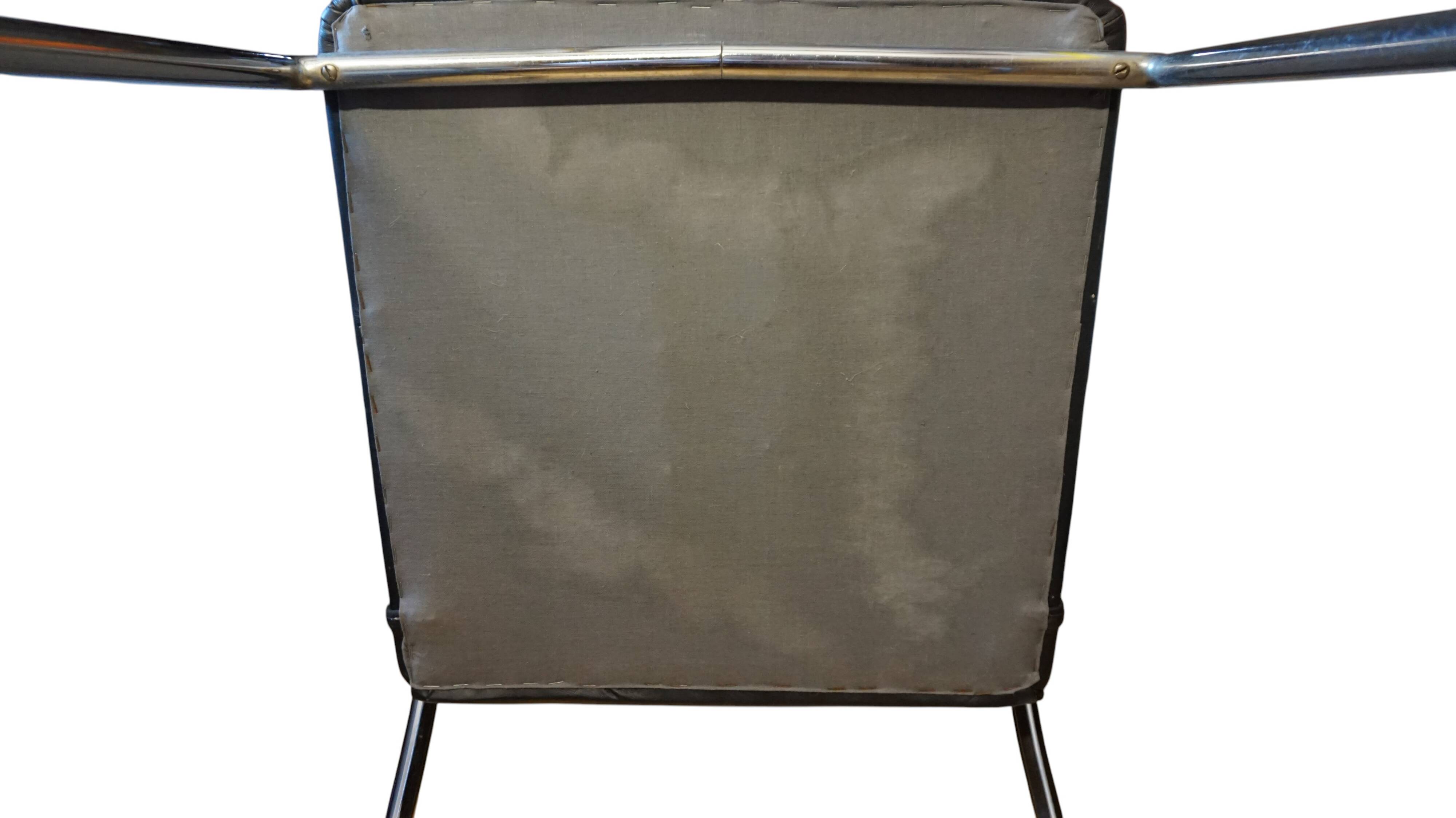 Set of 2 tubular steel Bauhaus Streamline leather armchairs, 1930.