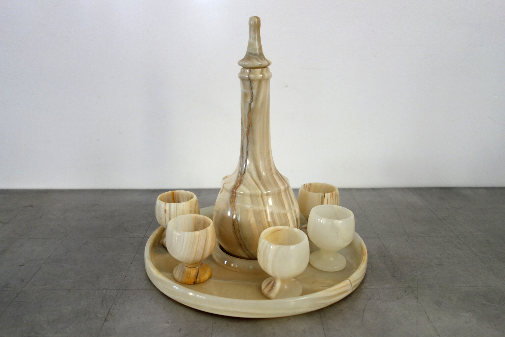 Vintage onyx liquor service