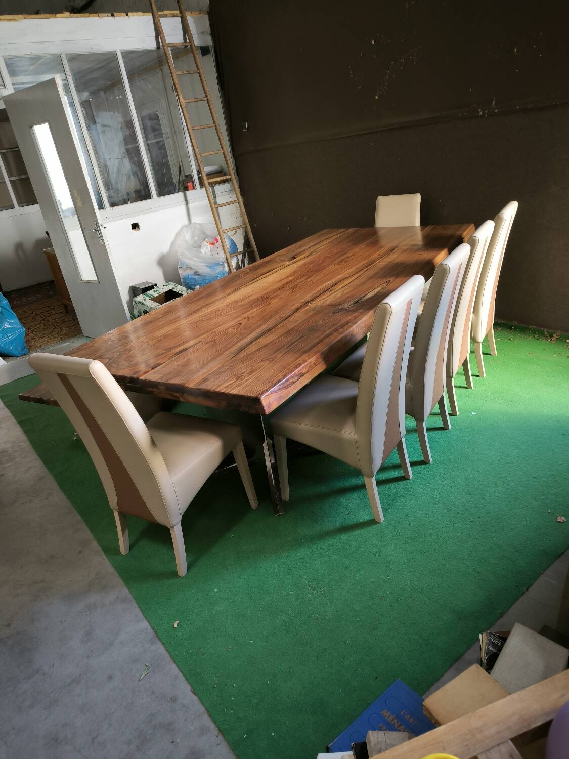 Set of 6 Italian chairs in two-tone leather