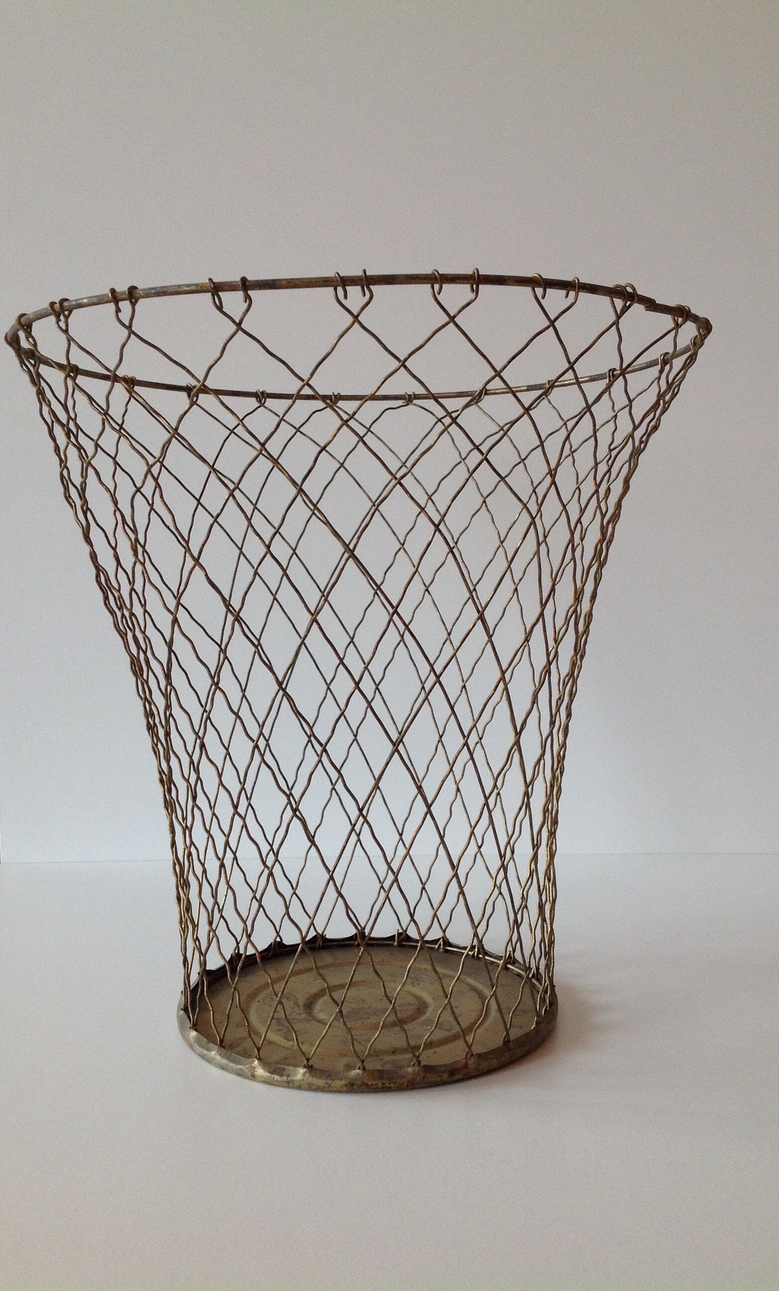 Wastepaper basket