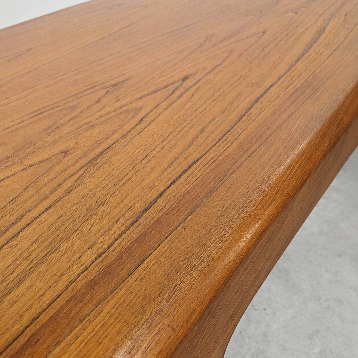 Vintage Scandinavian table in solid teak from Denmark.