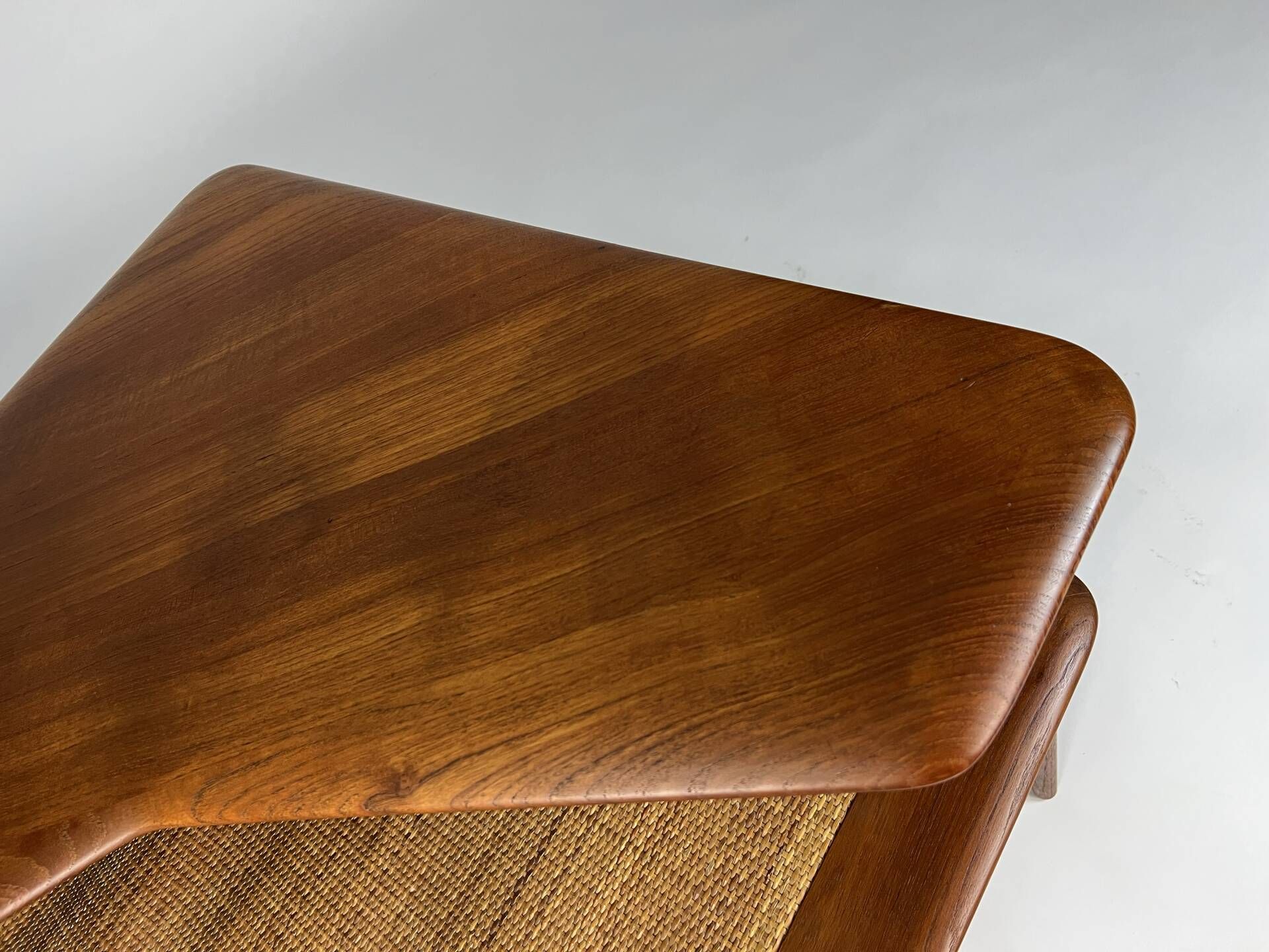Table basse d'angle Minerva en teck Hvidt Mølgaard-Nielsen danoise