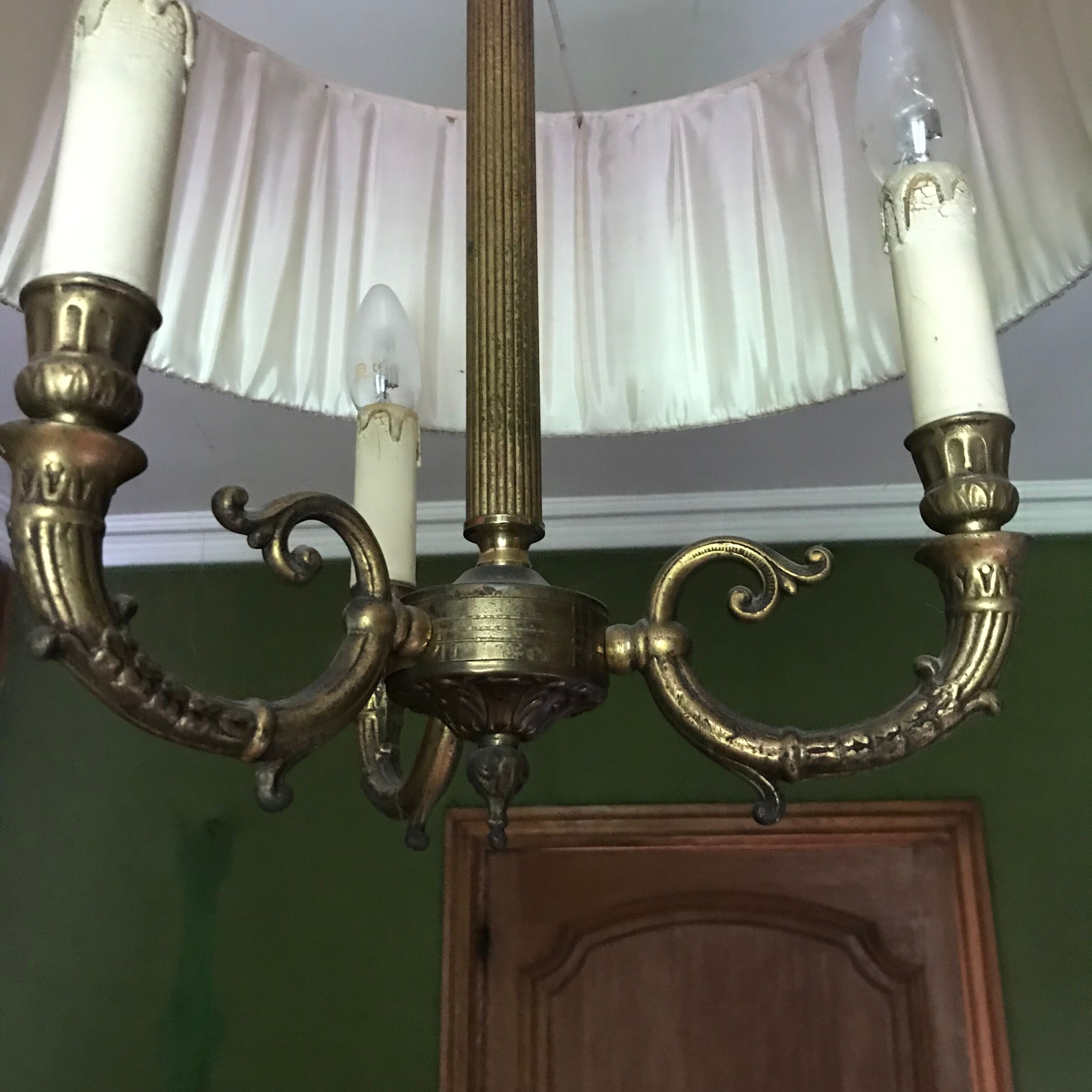 Lustre de style louis xvi en bronze doré xx siècle
