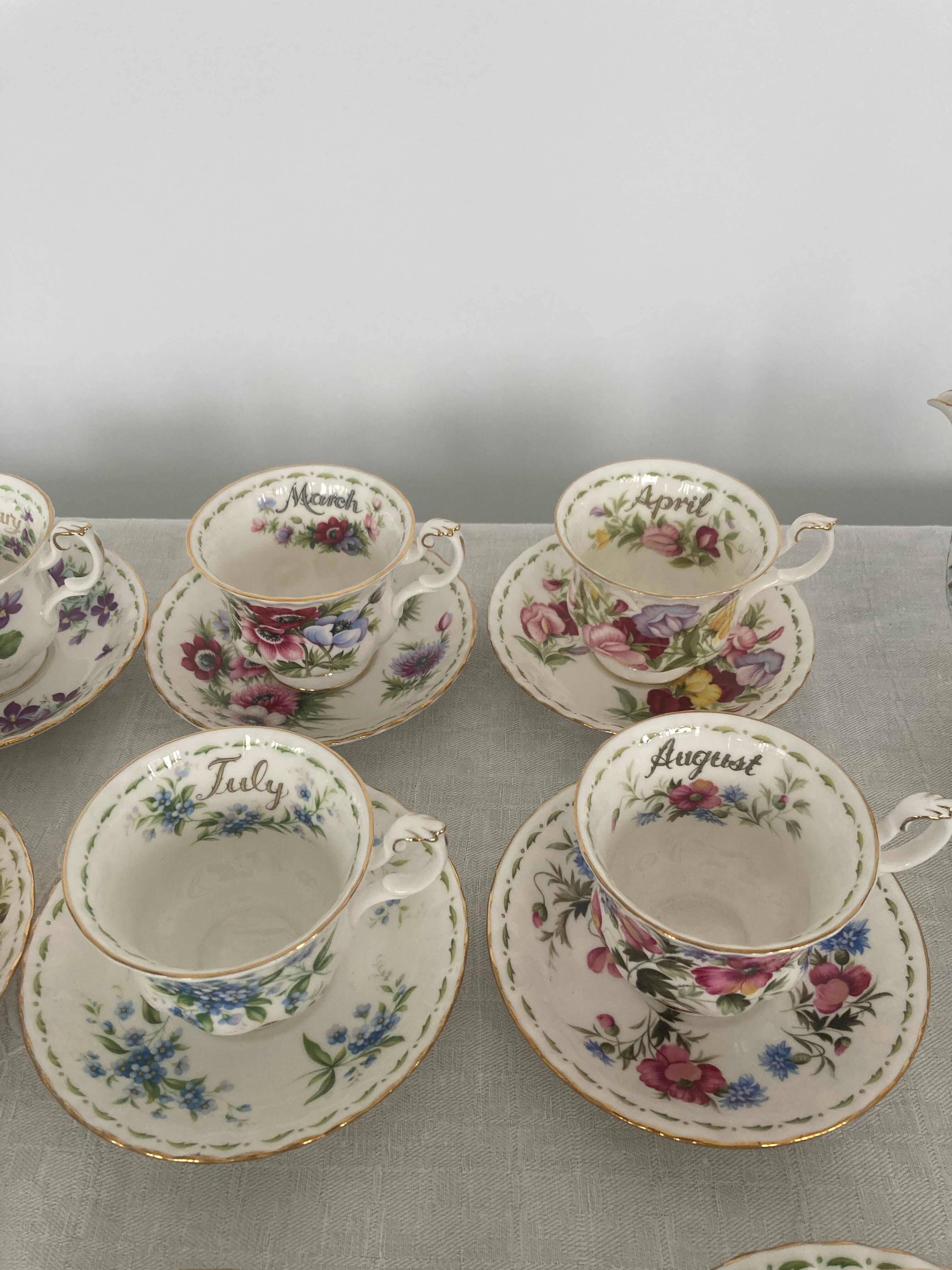 Tea set “the months” Royal Albert 27 pieces
