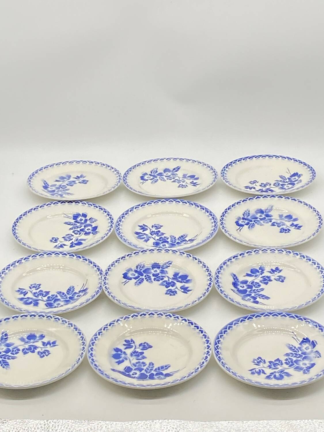 Service of 12 dessert plates, Sarreguemines / Digoin, DONON, vintage, old
