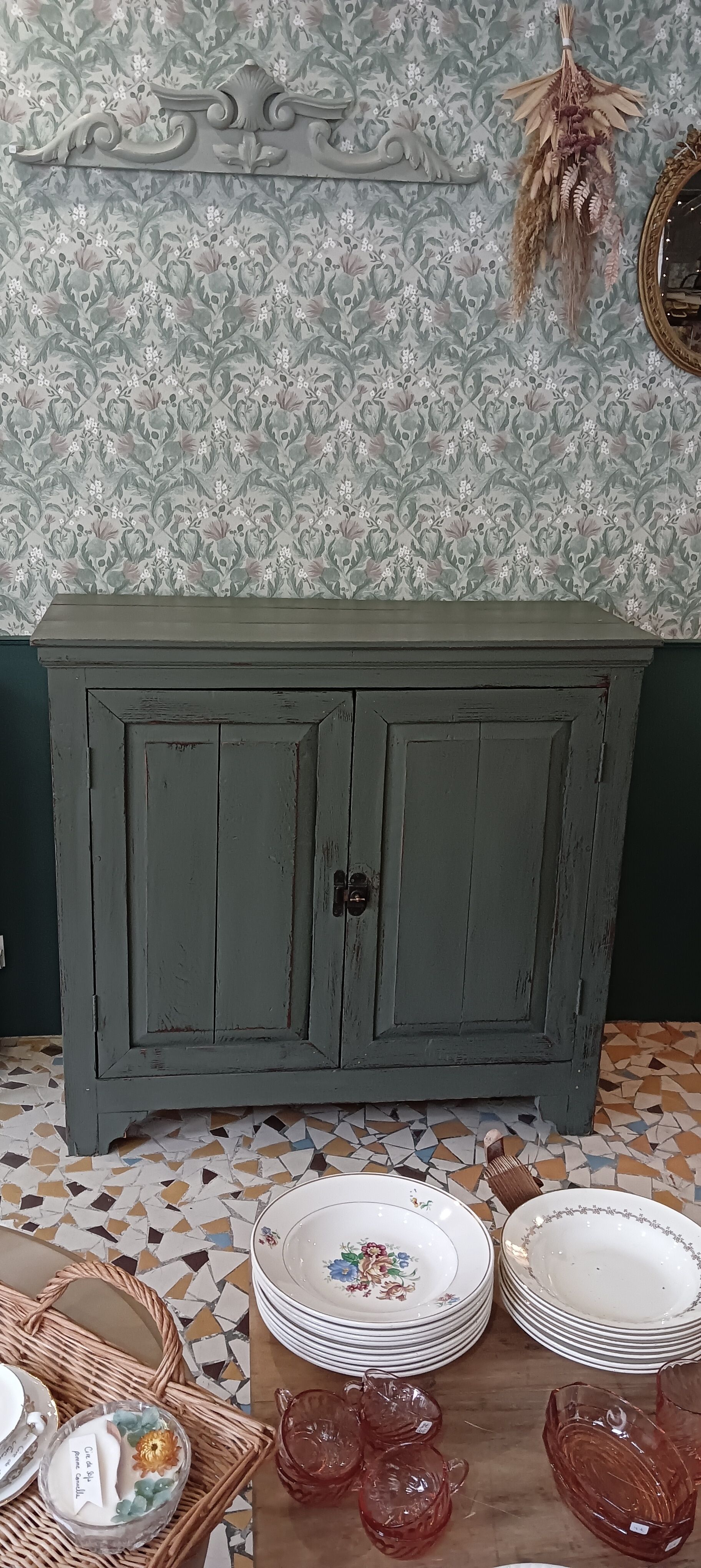 Khaki green buffet
