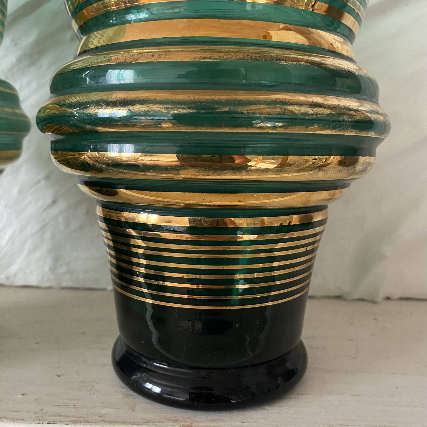Paire de vases vert émeraude et doré , années 50-60