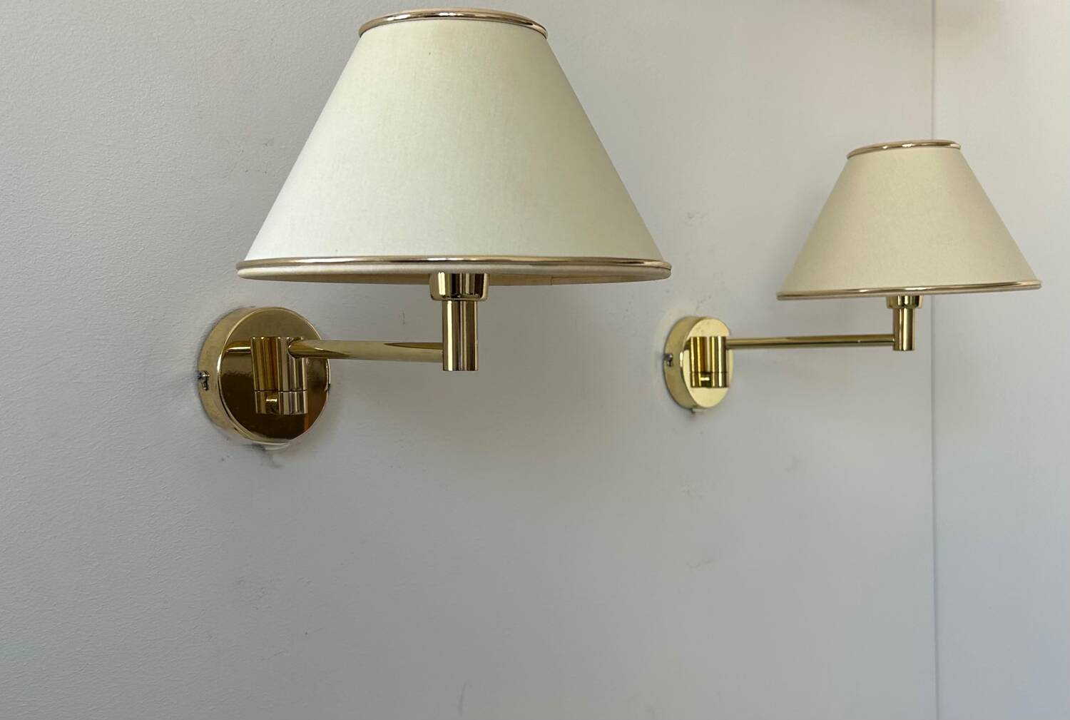 Vintage adjustable wall lamp, brass and beige fabric, France 1970