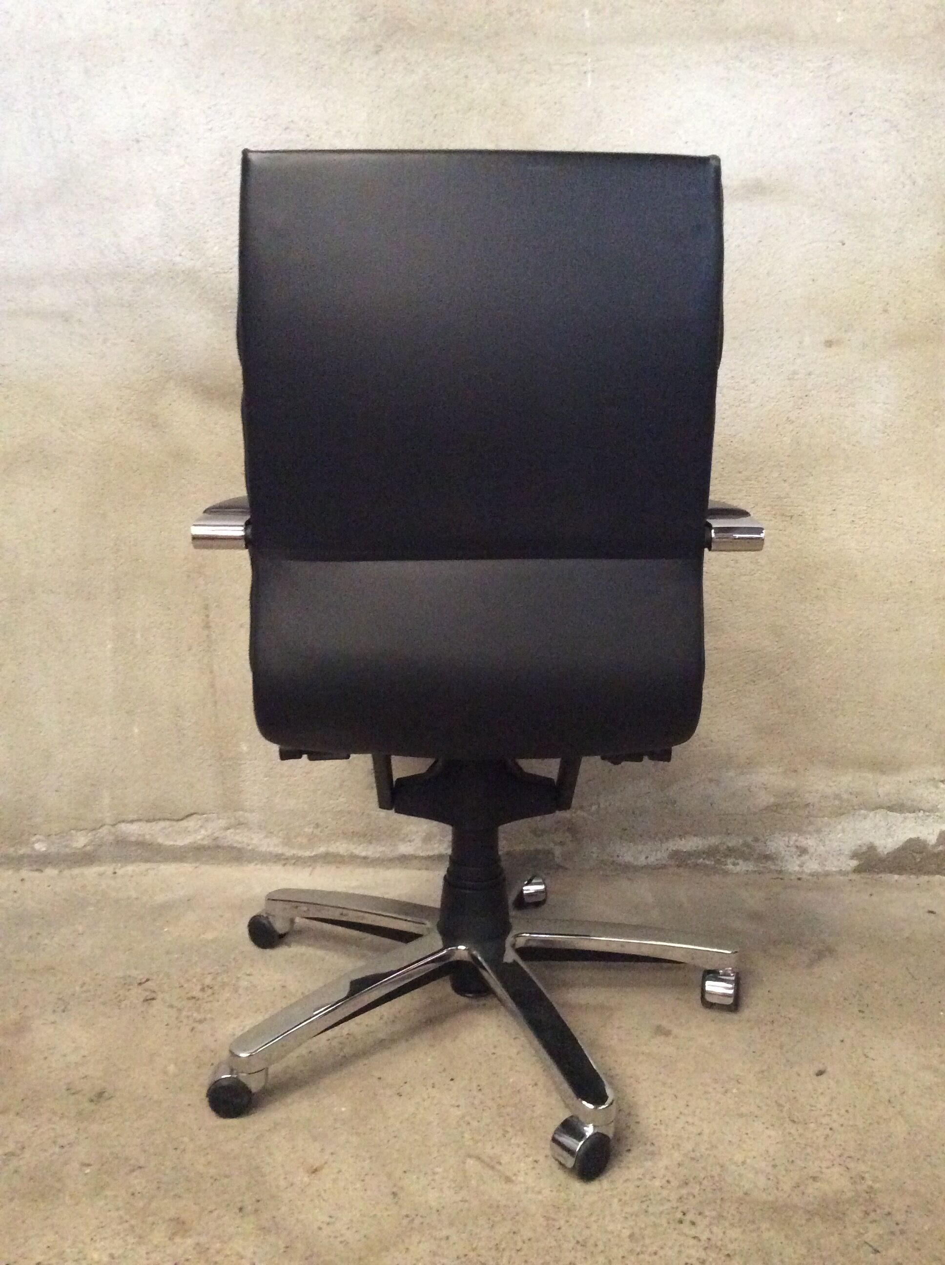 1980 leather desk chair design