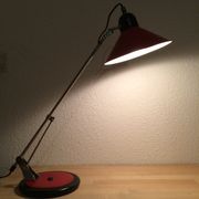 Lampe de bureau articulée Aluminor grand modèle, rouge