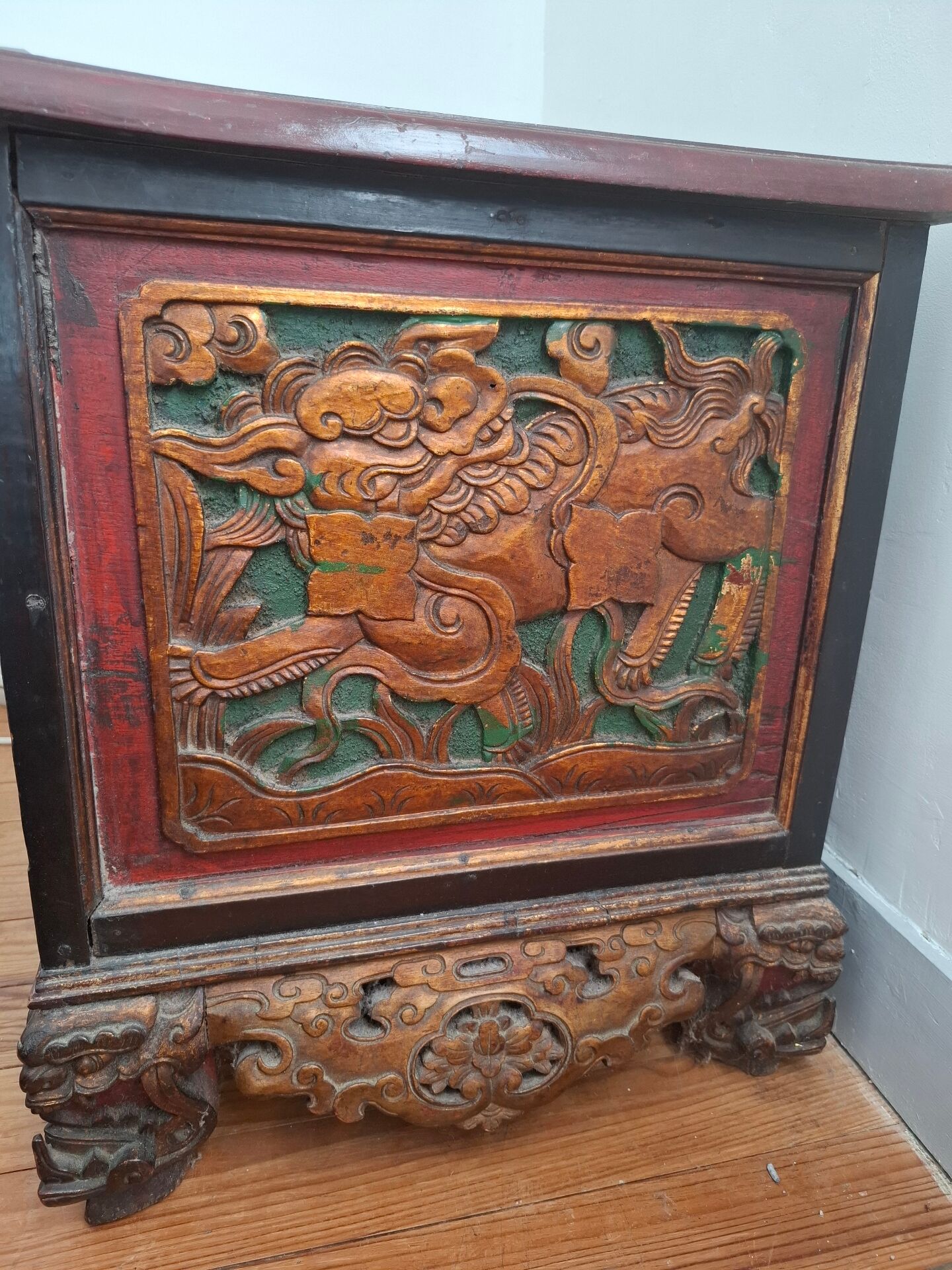 Chinese chest with 3 drawers