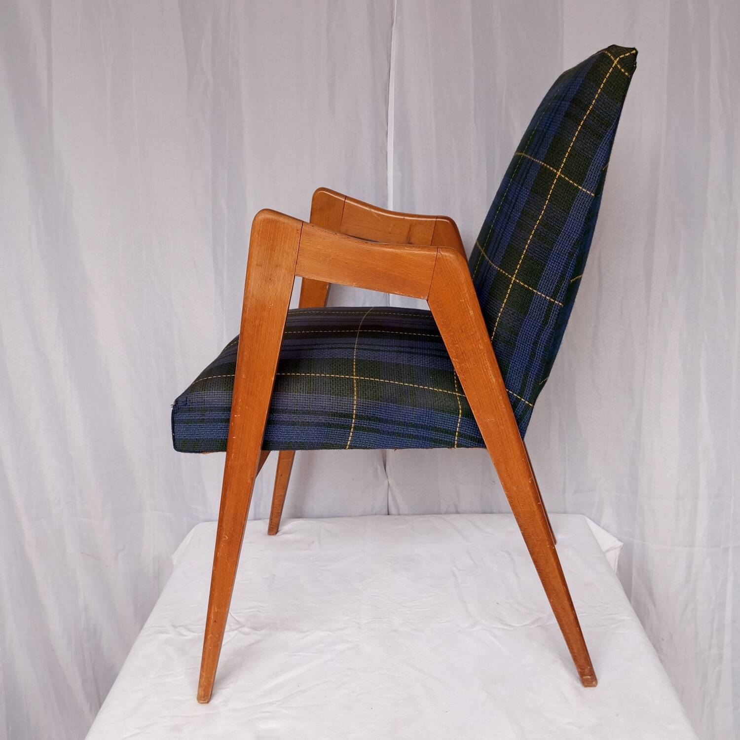 Fauteuil vintage en bois et tissu