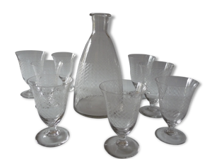 Carafe et verres gravés