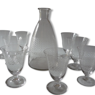 Carafe et verres gravés