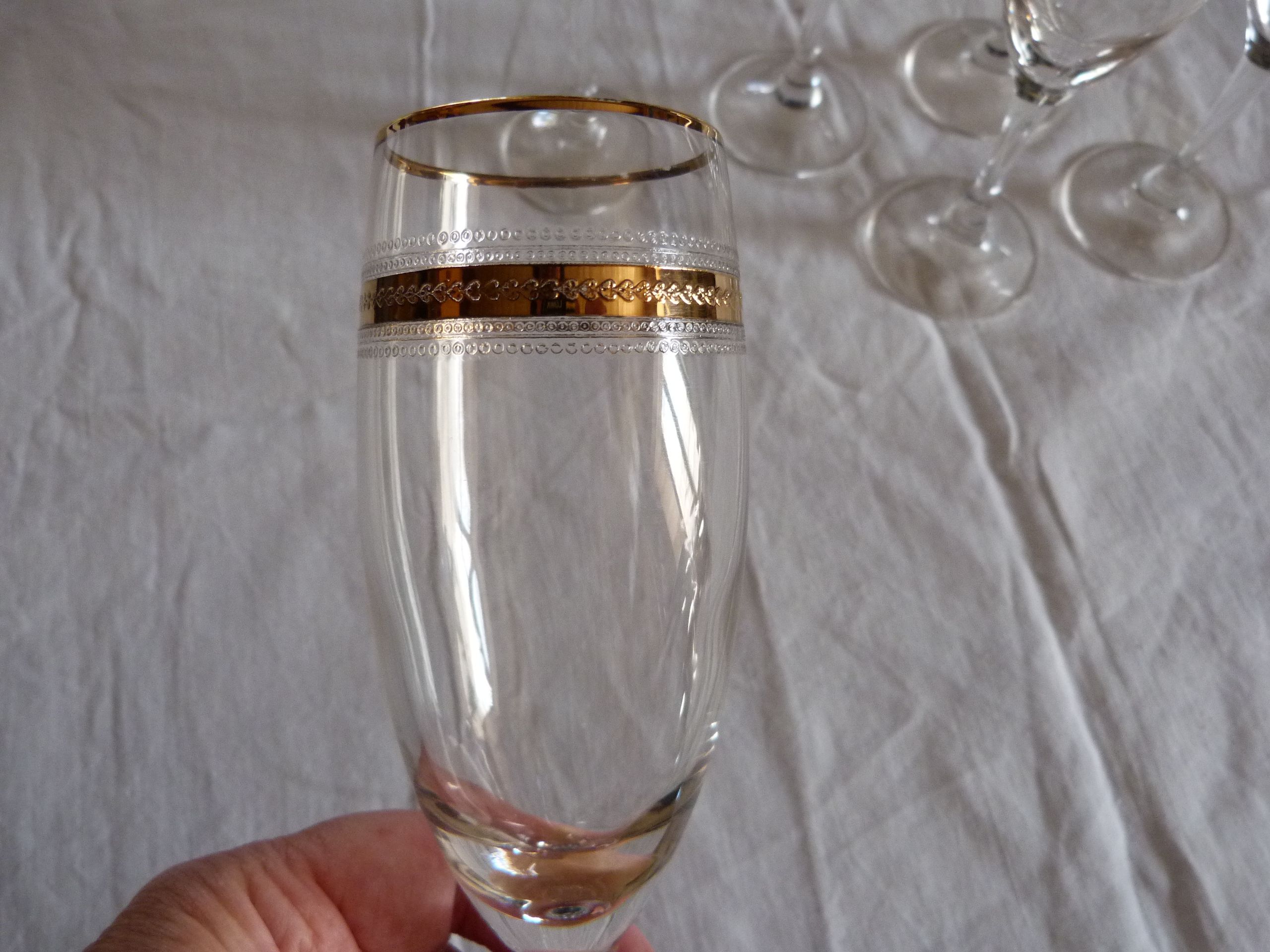 Set of 6 flutes with champagne crystal baccarat filet gold hand engraving