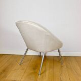 Fauteuil coque beige ivoire des années 70 sur pieds métal gris - magnifique
