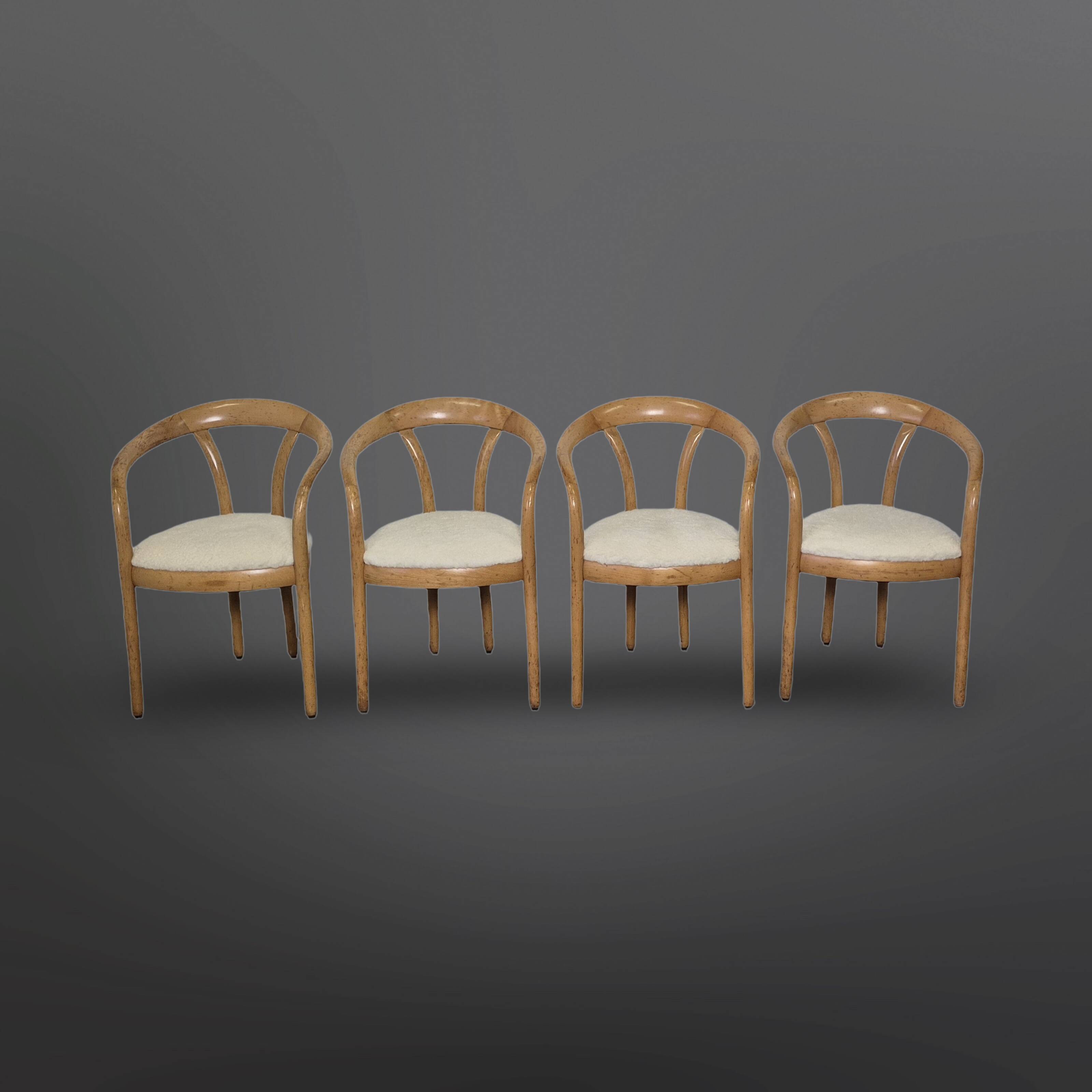 Ensemble de 4 chaises de salle à manger en bois et laine, Italie années 1970.