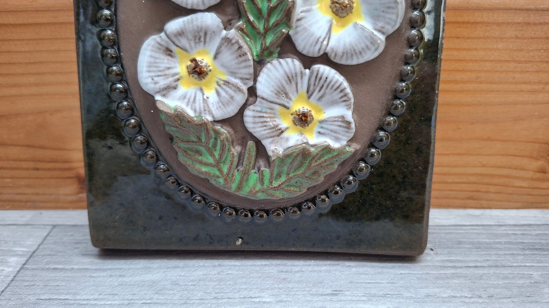 Ceramic Wall Plaque Jie Gantofta, model 841, white flowers.