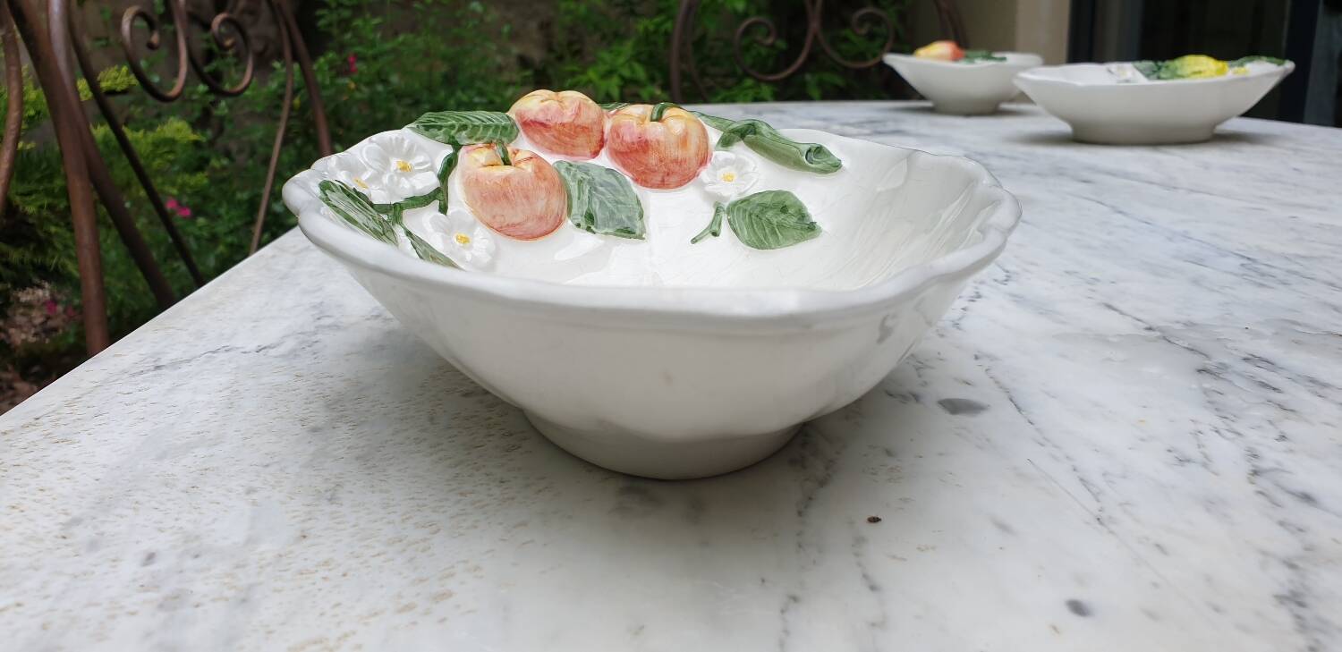 Fruit dish in apple slip