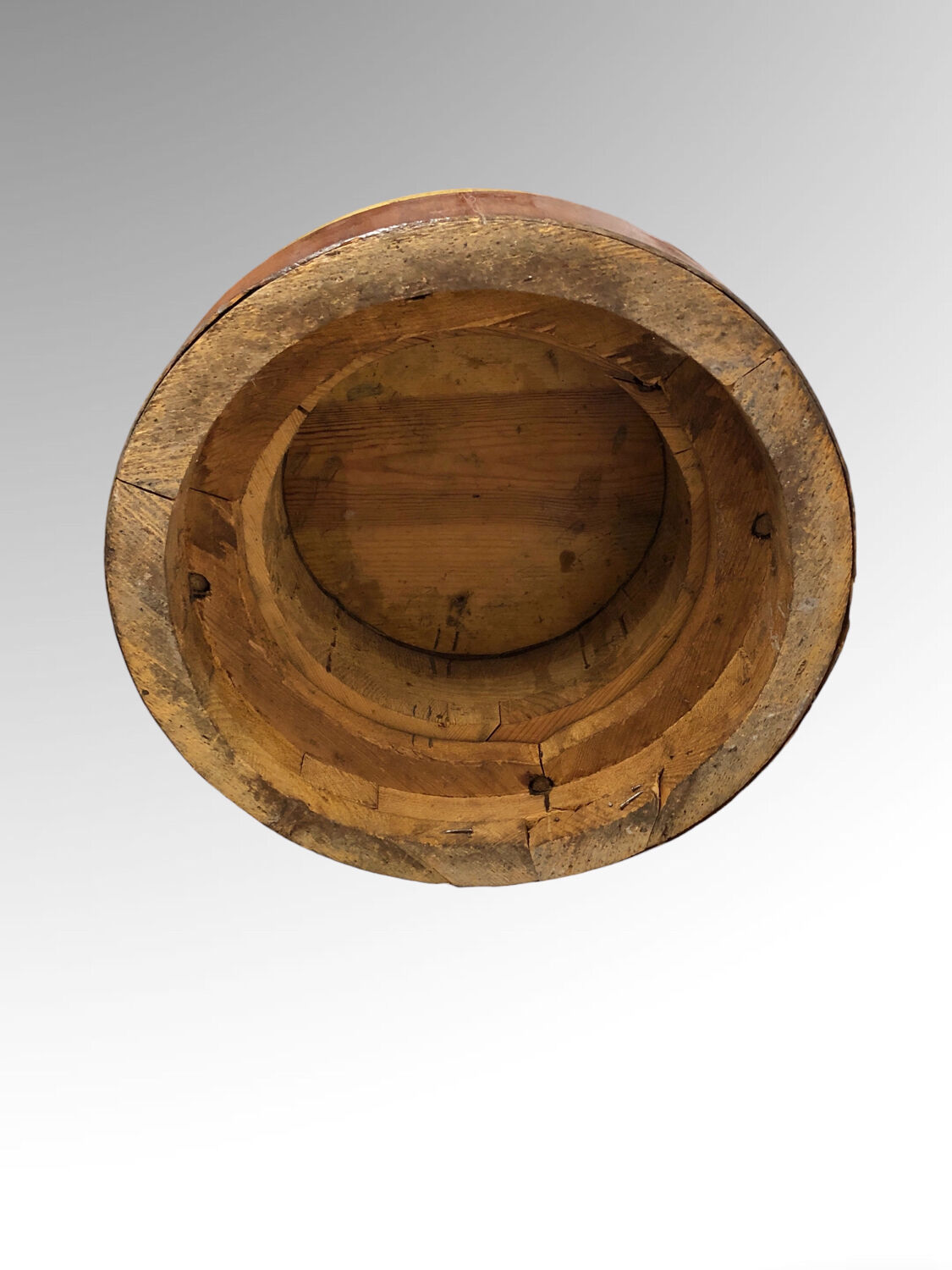 Neoclassical style fluted cylindrical column in mahogany and brass, 19th century