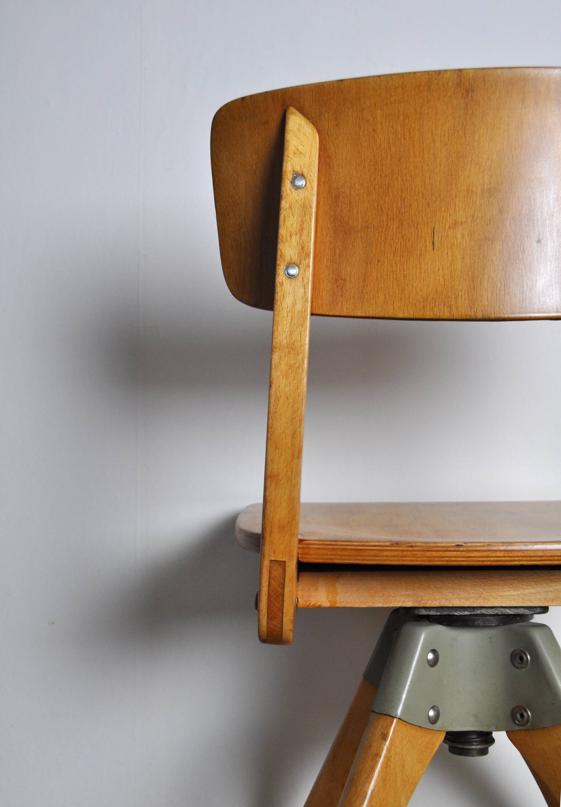 Mid-Century Modern Childrens Swivel Chair by Casala