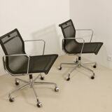 Set of 2 Charles and Ray Eames armchairs by Vitra model EA 117