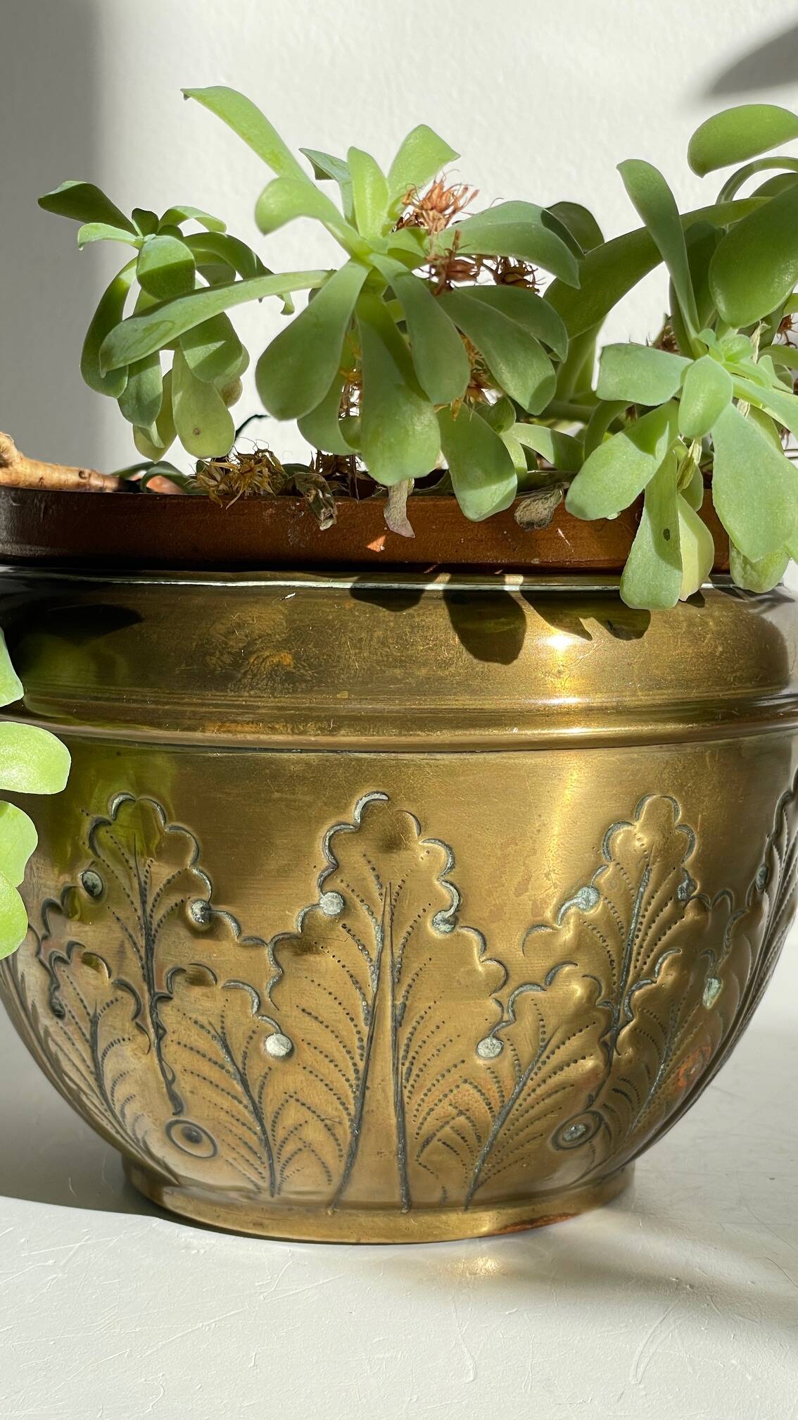 Art nouveau floral decor planter