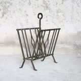 Metal magazine rack