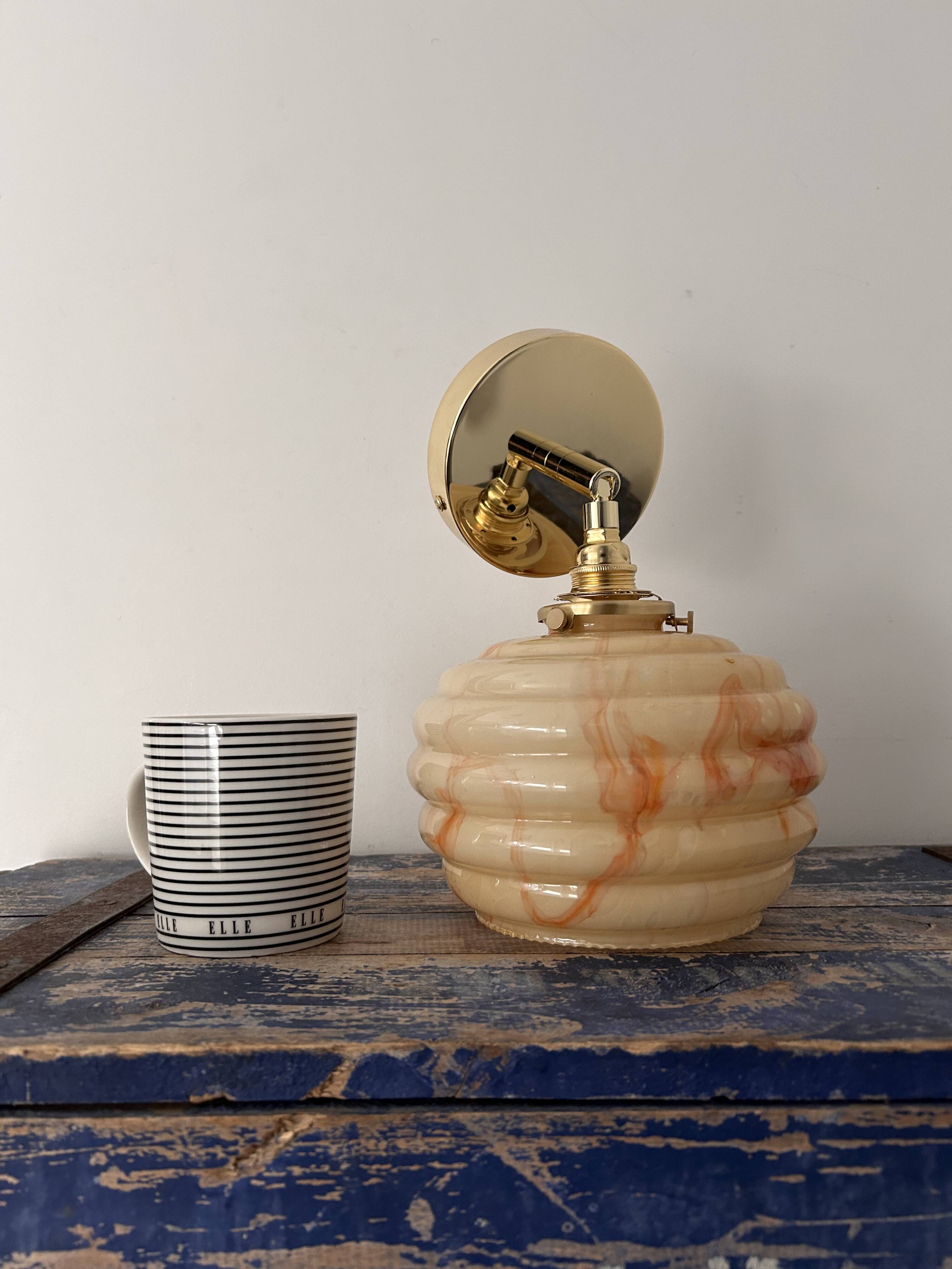 Wall light in marbled opaline