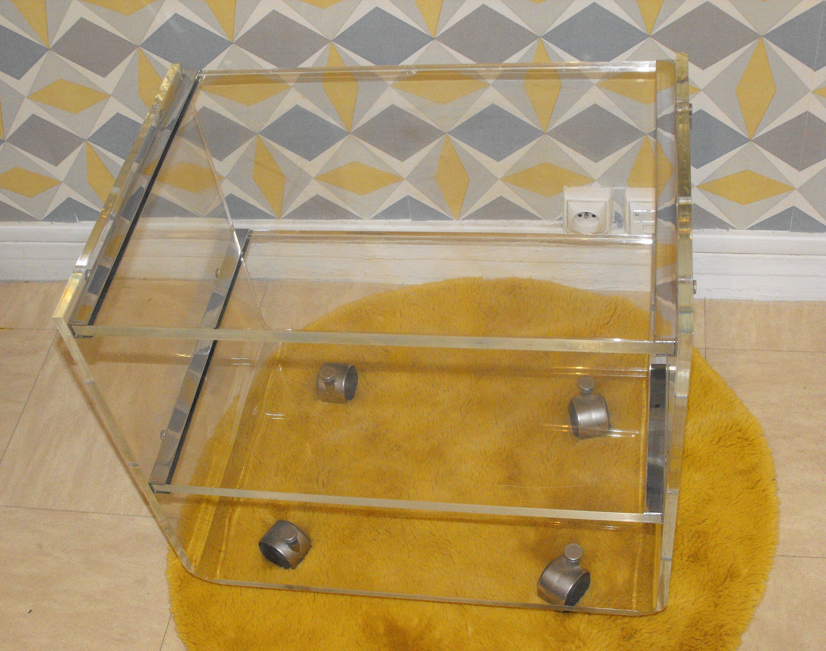 Kitchen trolley in altuglas 70s