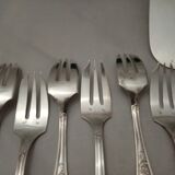 Silver metal dessert fork box with Rocaille-shell pie shovel
