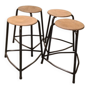 Tabouret empilable industriel