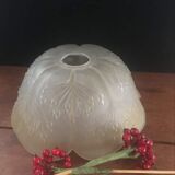 Abat jour in amber glass in the shape of a flower.