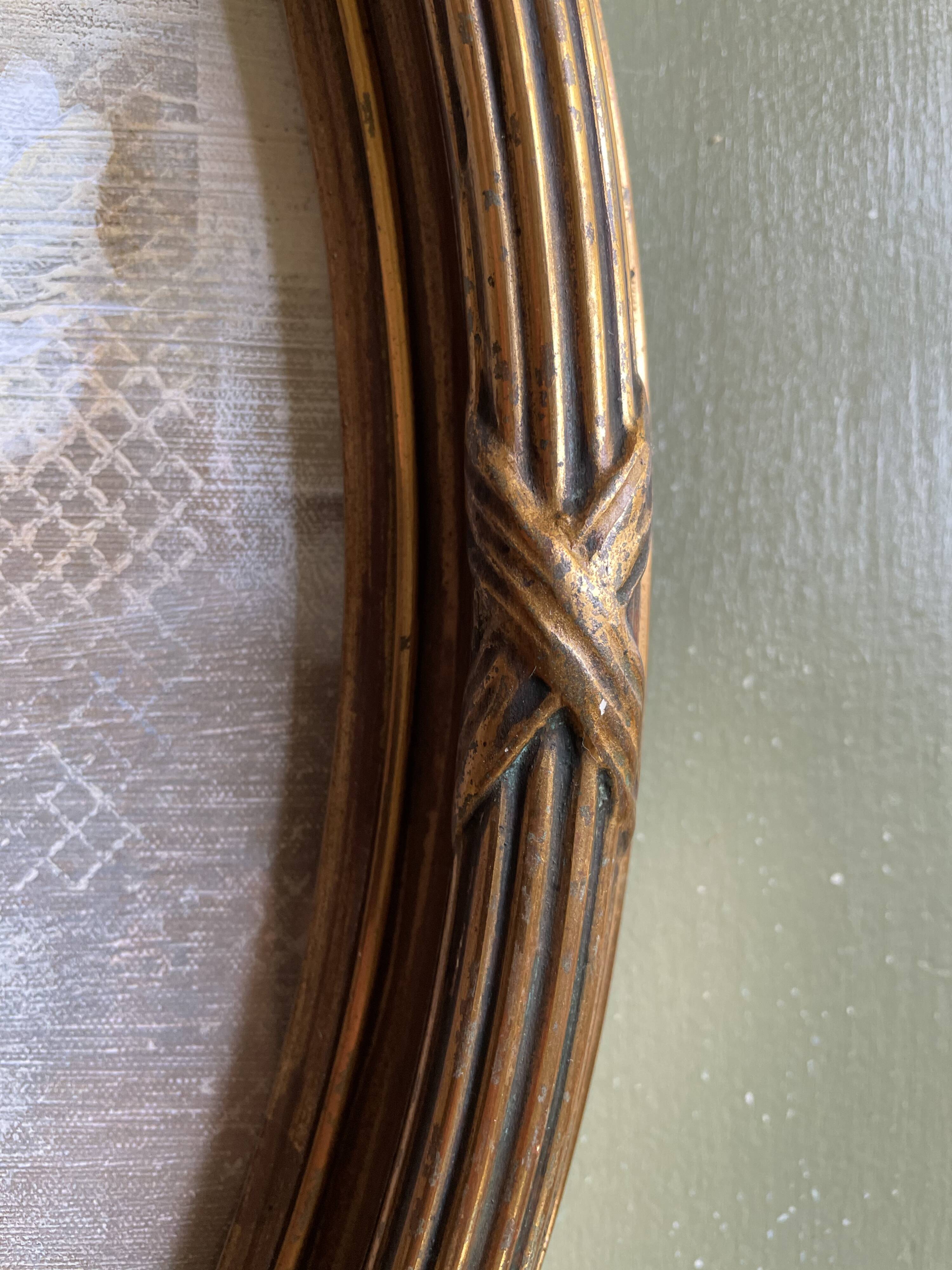 Louis XVI knot oval frame