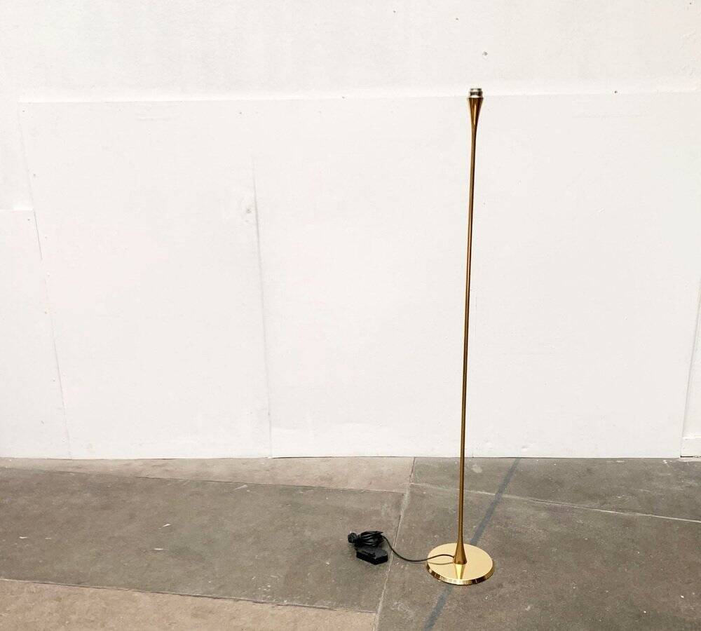 Lonea floor lamp in Hollywood Regency vintage style in brass by Florian Schulz.