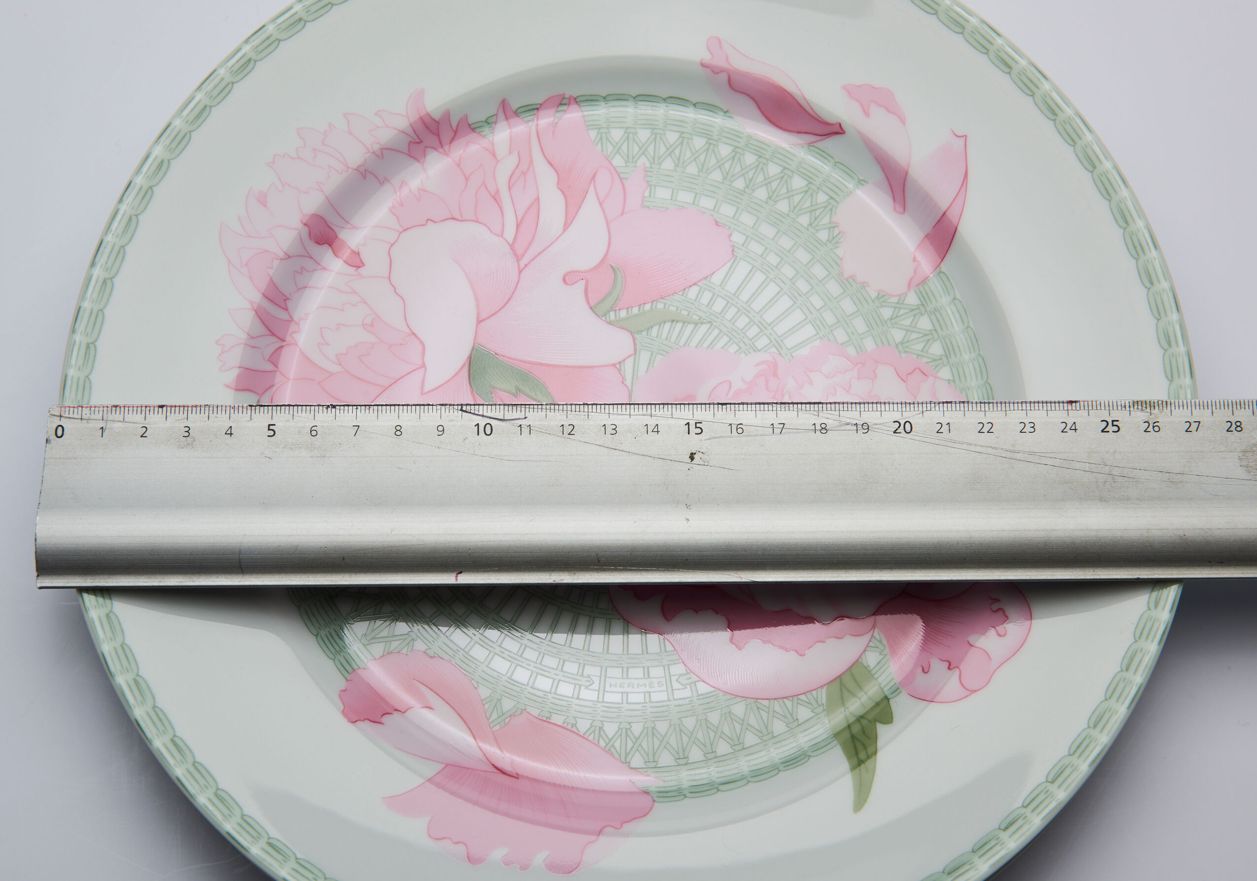 2 plates Hermès Peonies 27cm