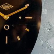 Horloge formica vintage pendule murale silencieuse asymétrique "Lutecia noir"