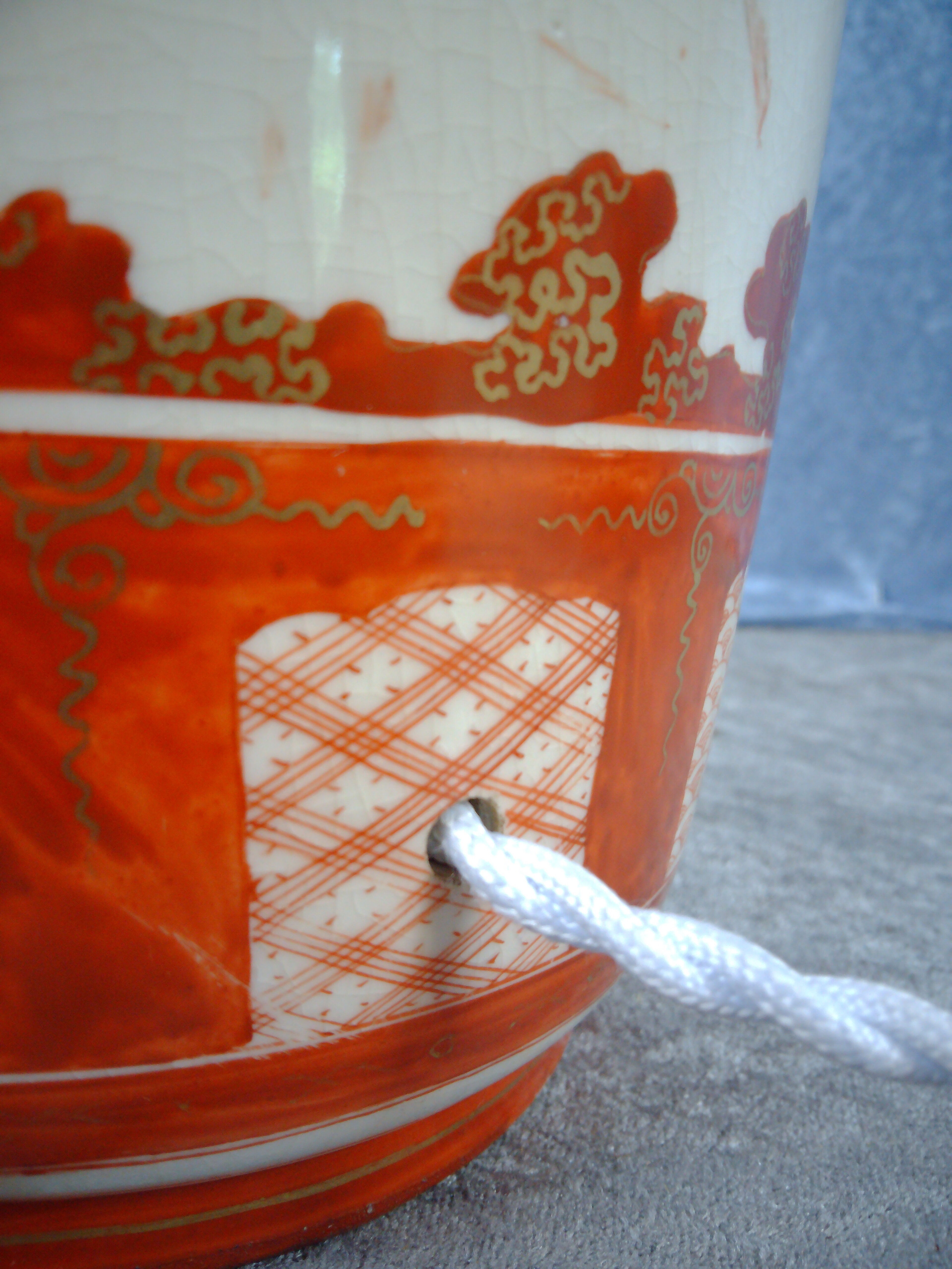 Japanese Kutani tablelamps made from porcelain vases from Meiji period (1868-1912). A pair.