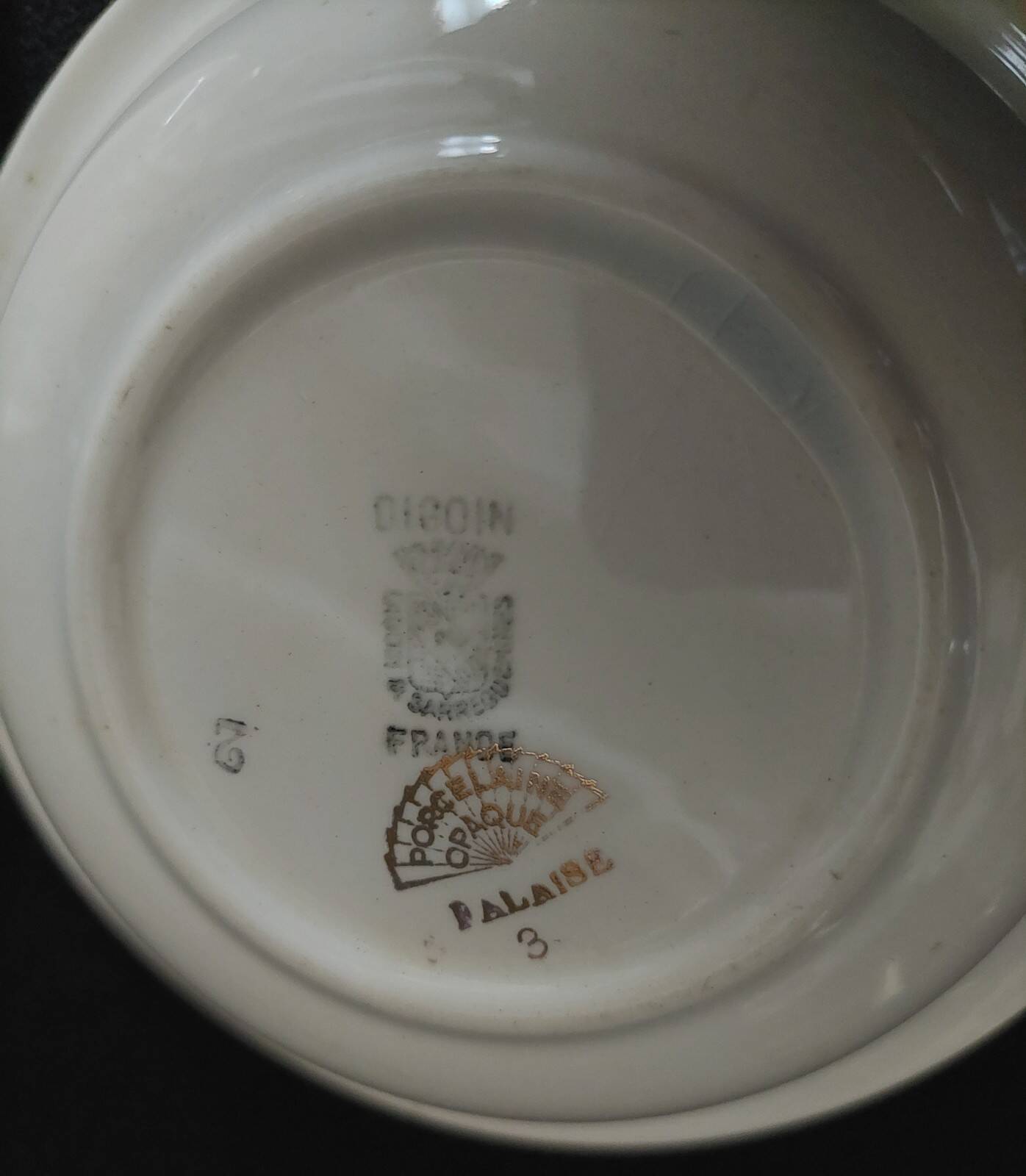 Pair of Digoin earthenware bowls with cliff decoration