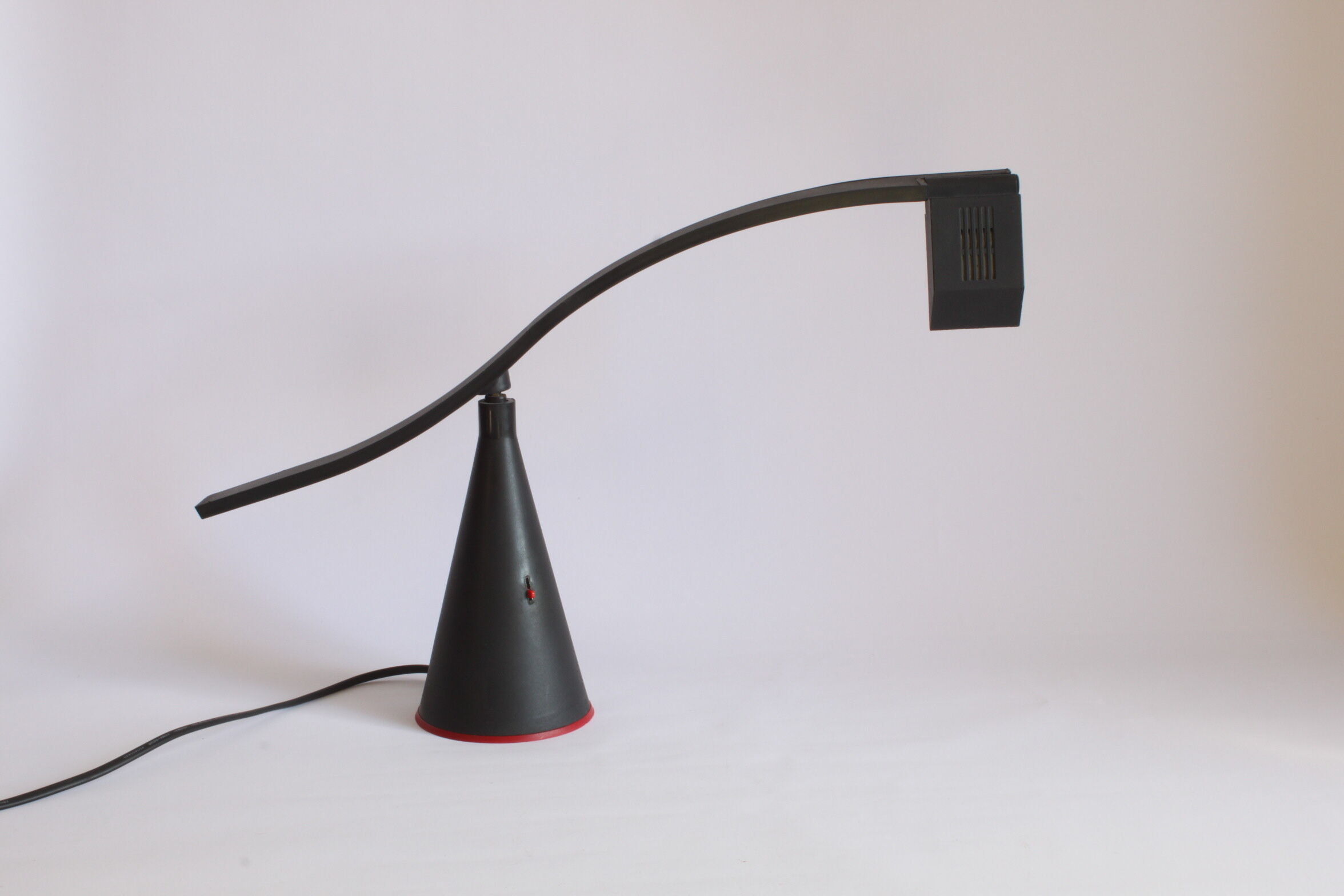 80s wave desk lamp by Fuder.