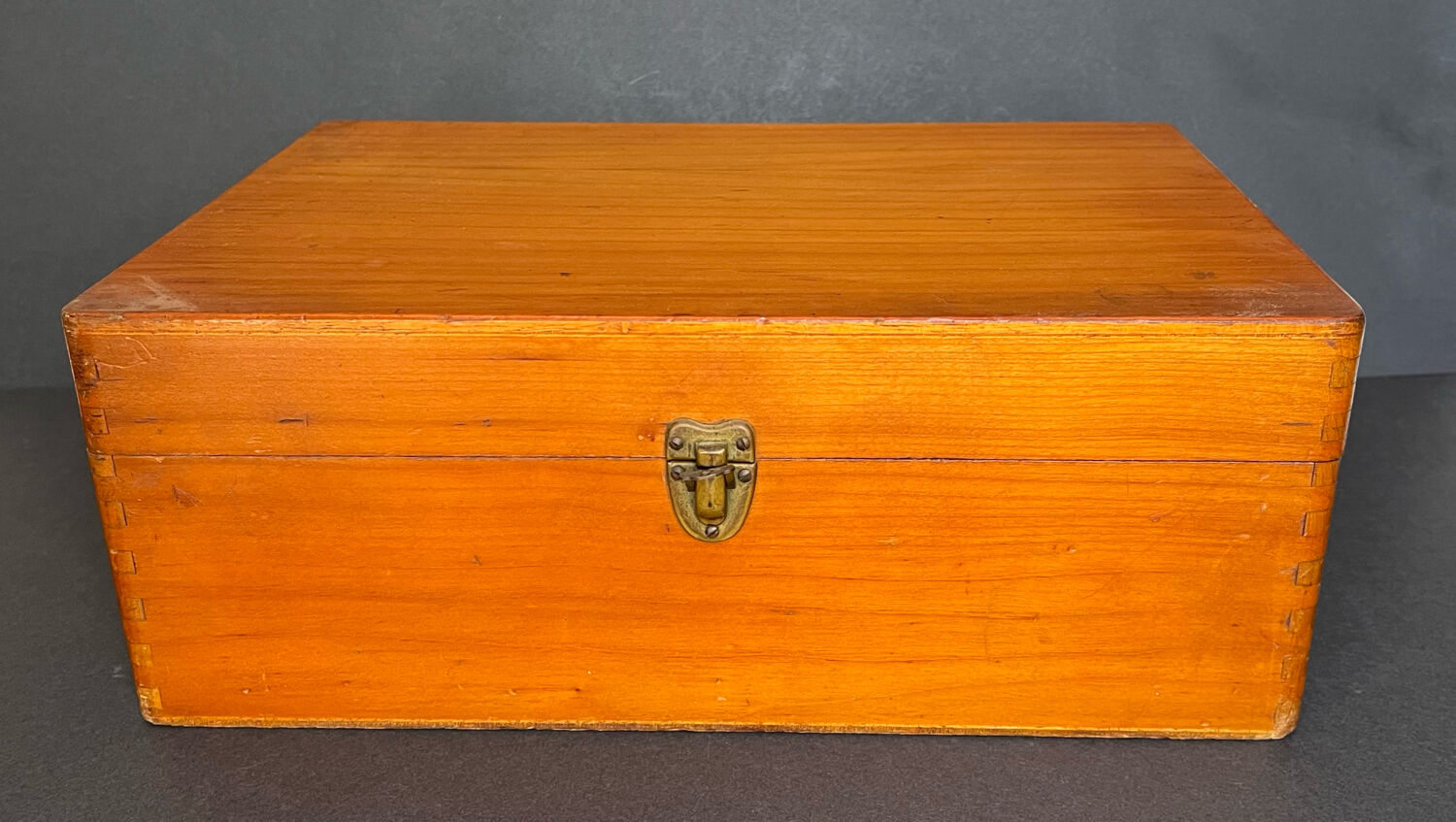 Boîte à couture en bois
