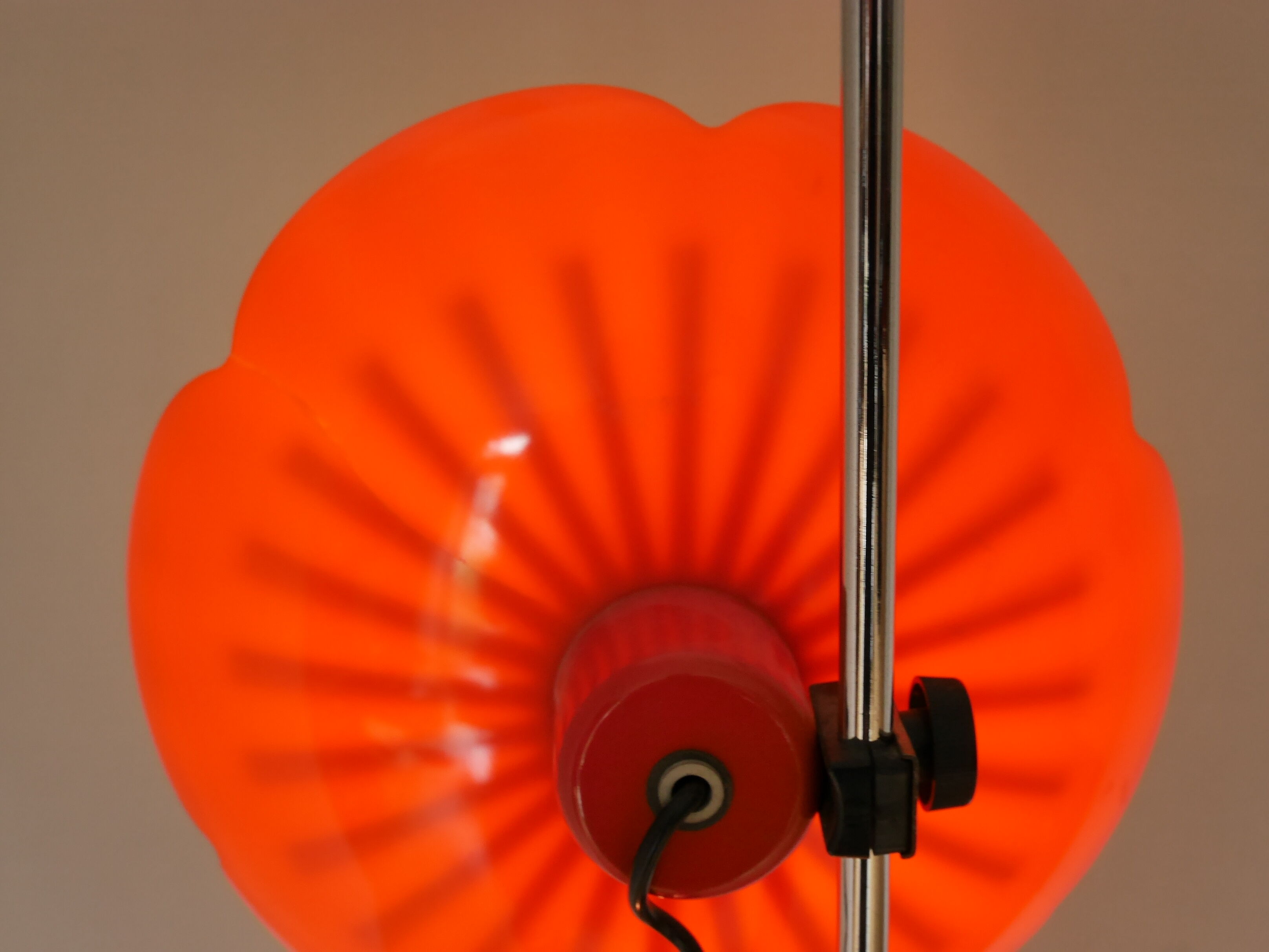 Lamppost flowers design seventies