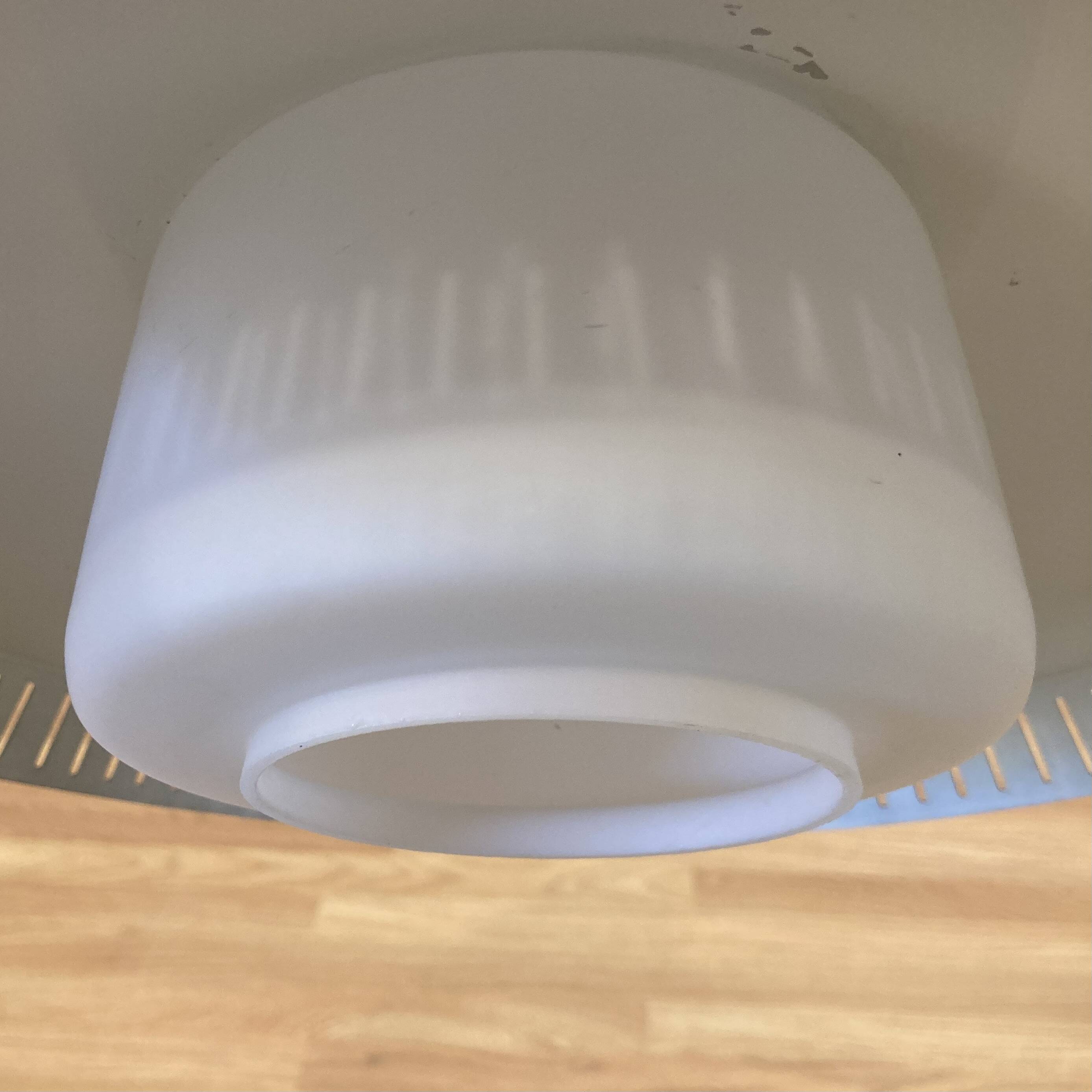 Scandinavian suspension design 1950 metal and opaline.