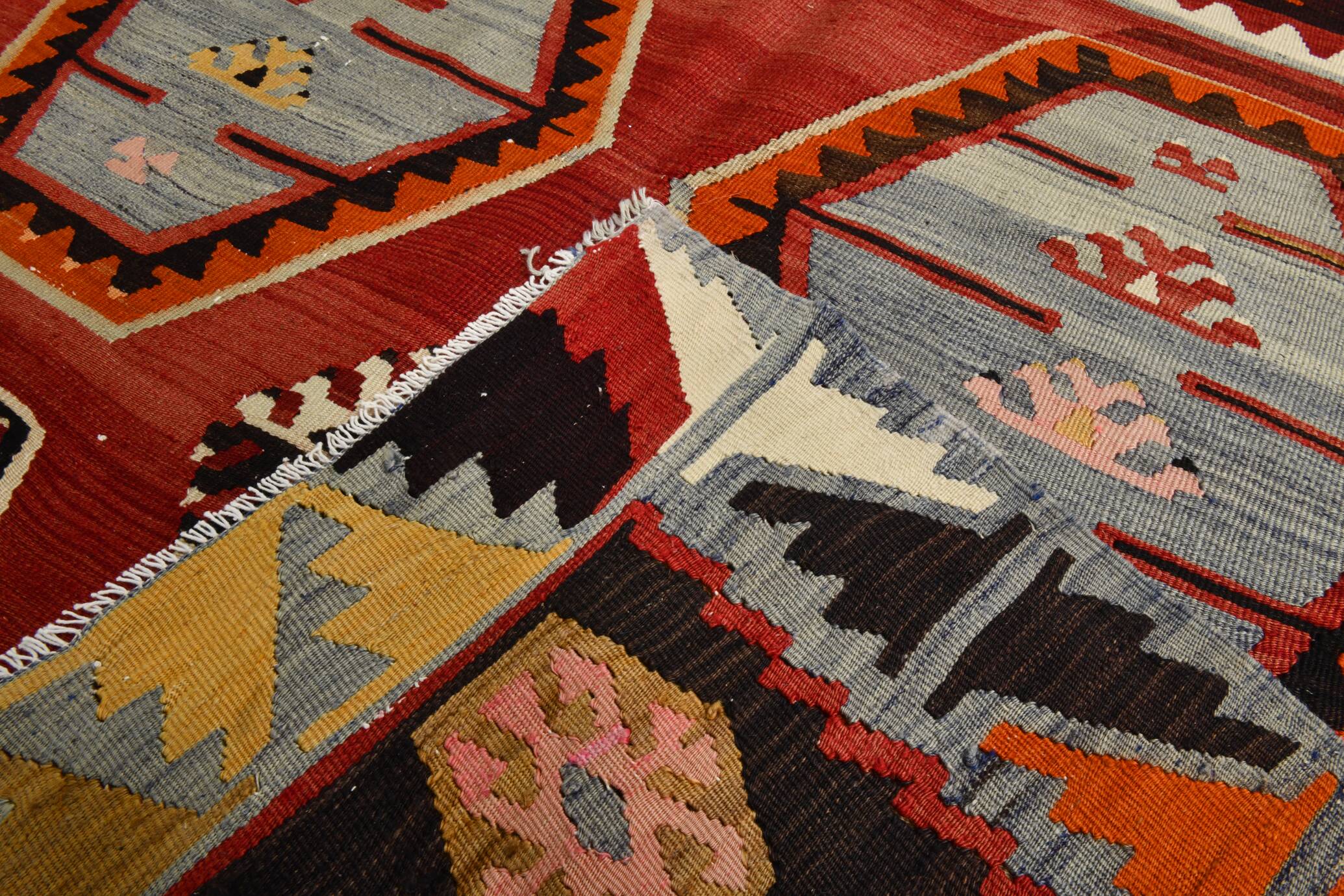 %100 Wool Turkish Vintage Kilim Rug, Mid Century Modern, 183x324 Cm