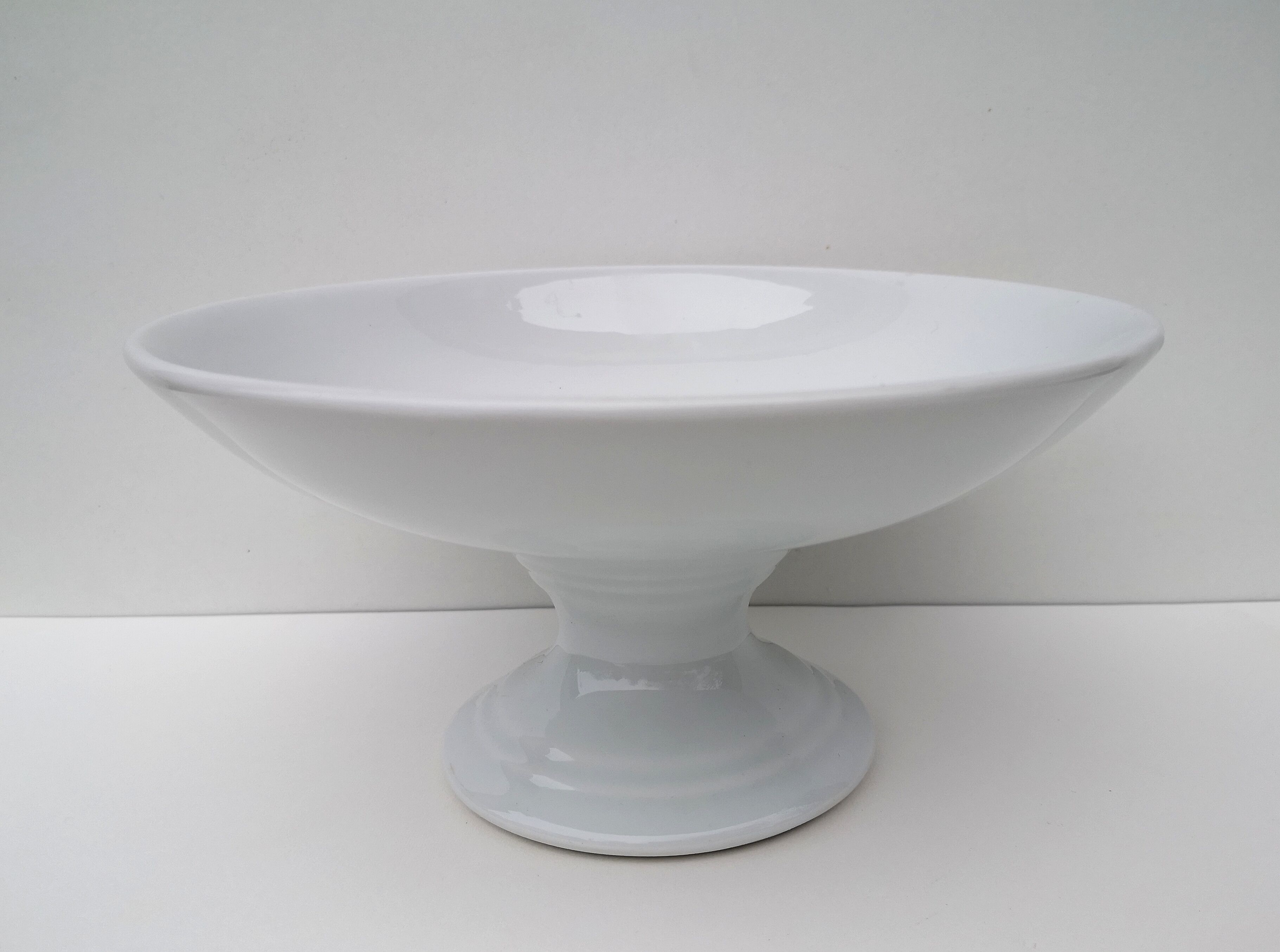 Standing cut, porcelain compotier