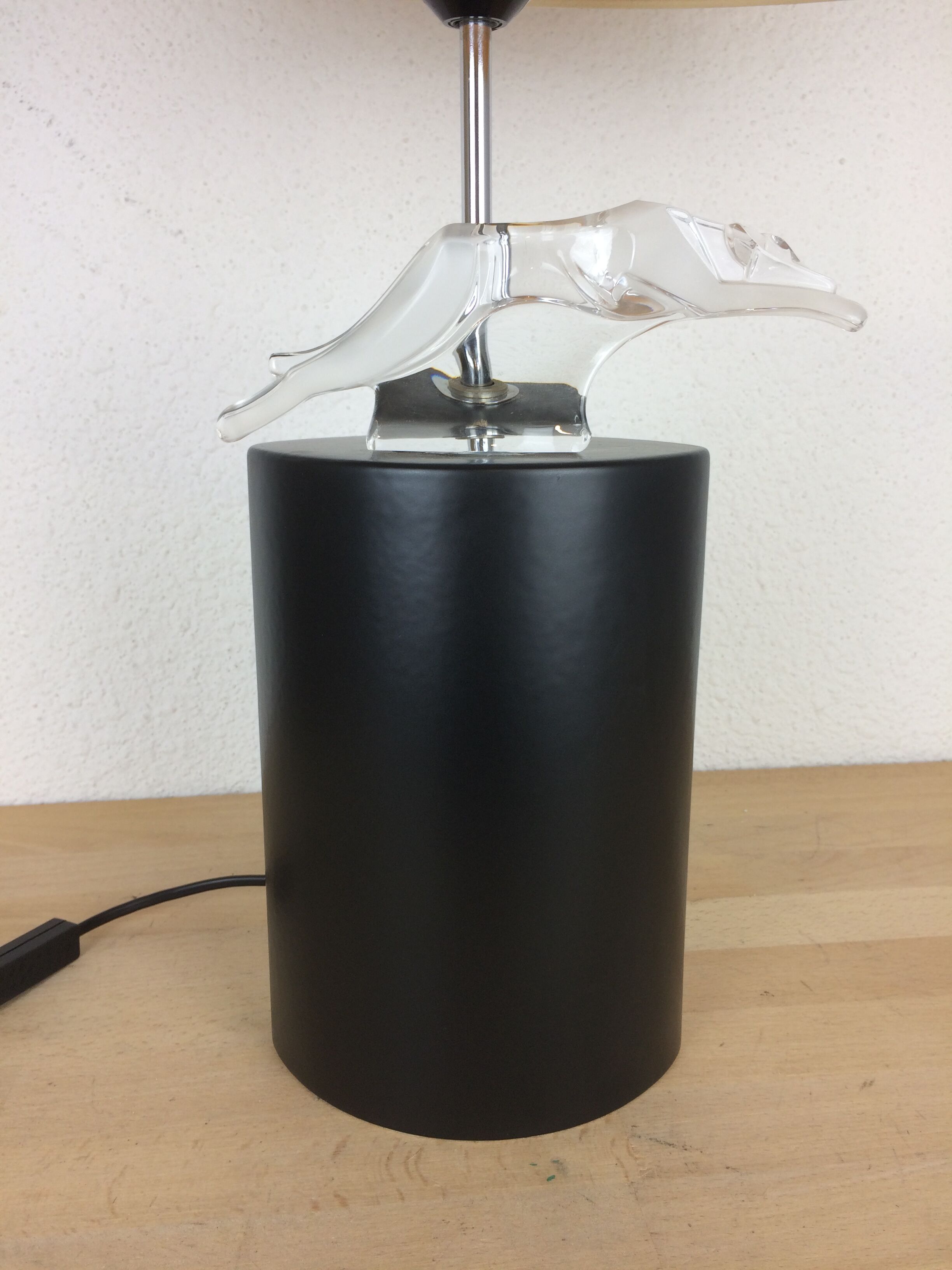 Lampe au lévrier, maison Le Dauphin, verre et céramique