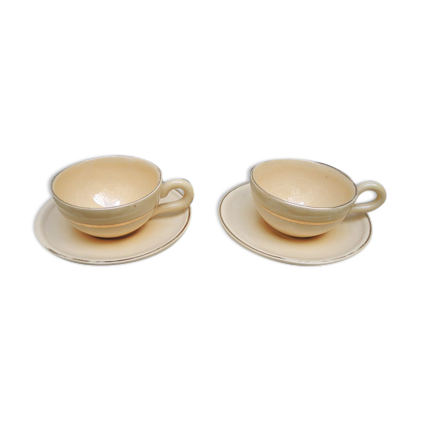 Former breakfast service at the earthenware bed with tray